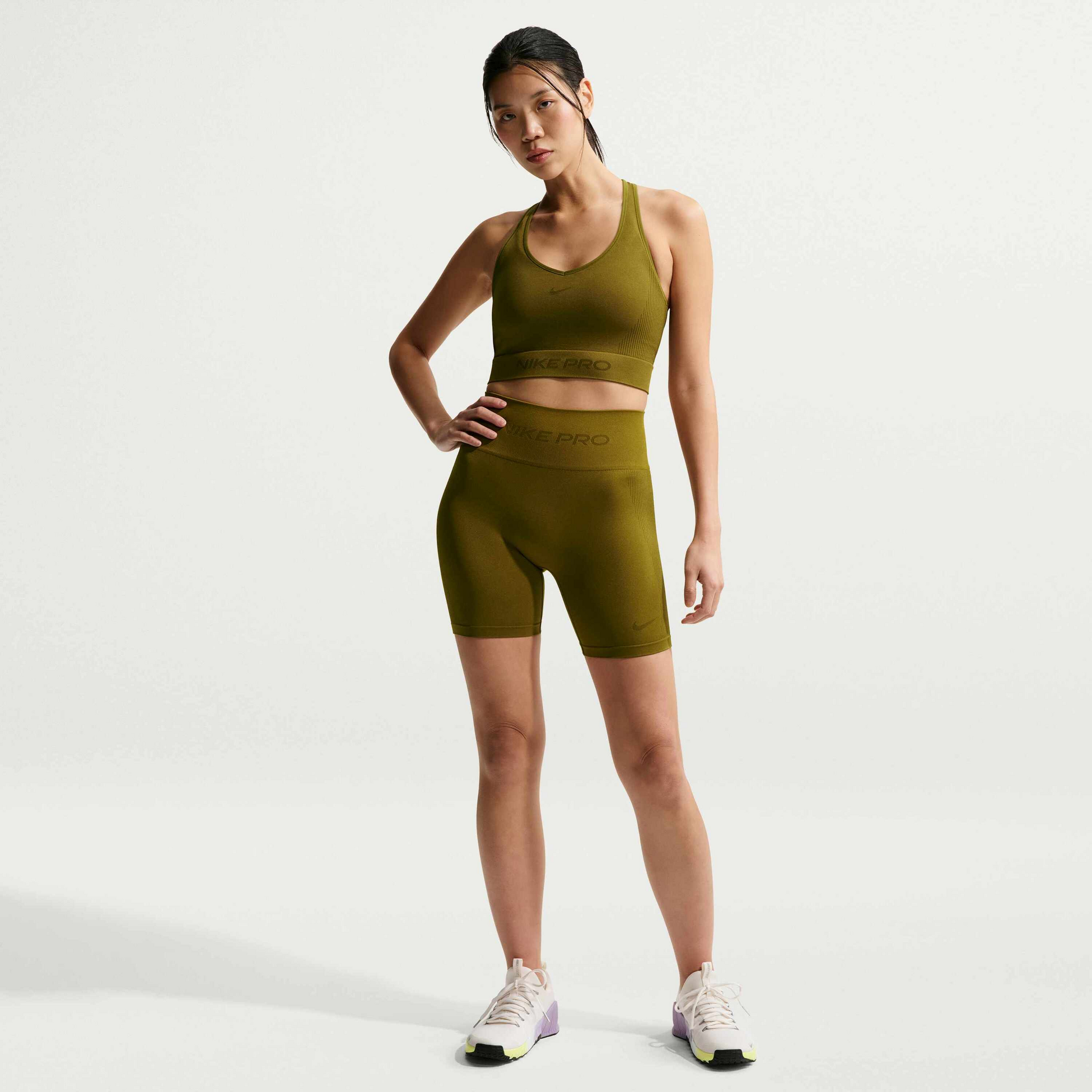 NIKE, Women's Dri-fit Cropped Tank Top Pro Seamless