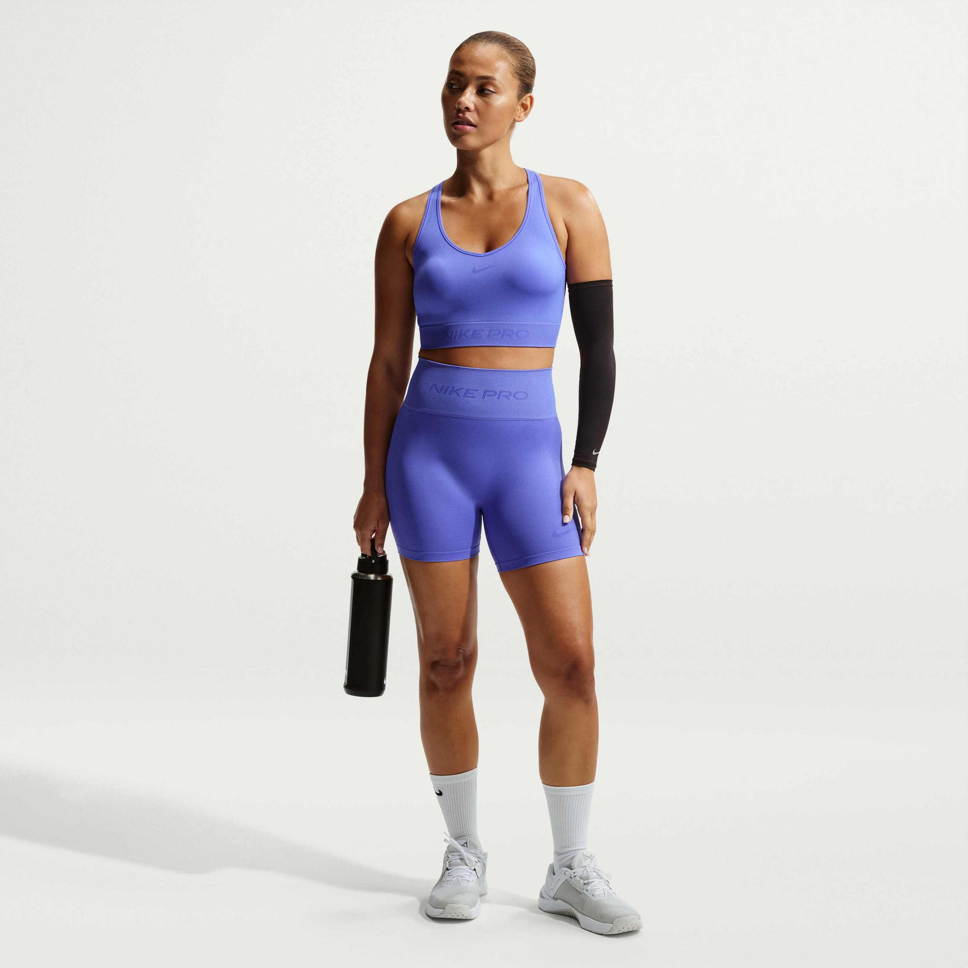 NIKE, Women's Dri-fit Cropped Tank Top Pro Seamless