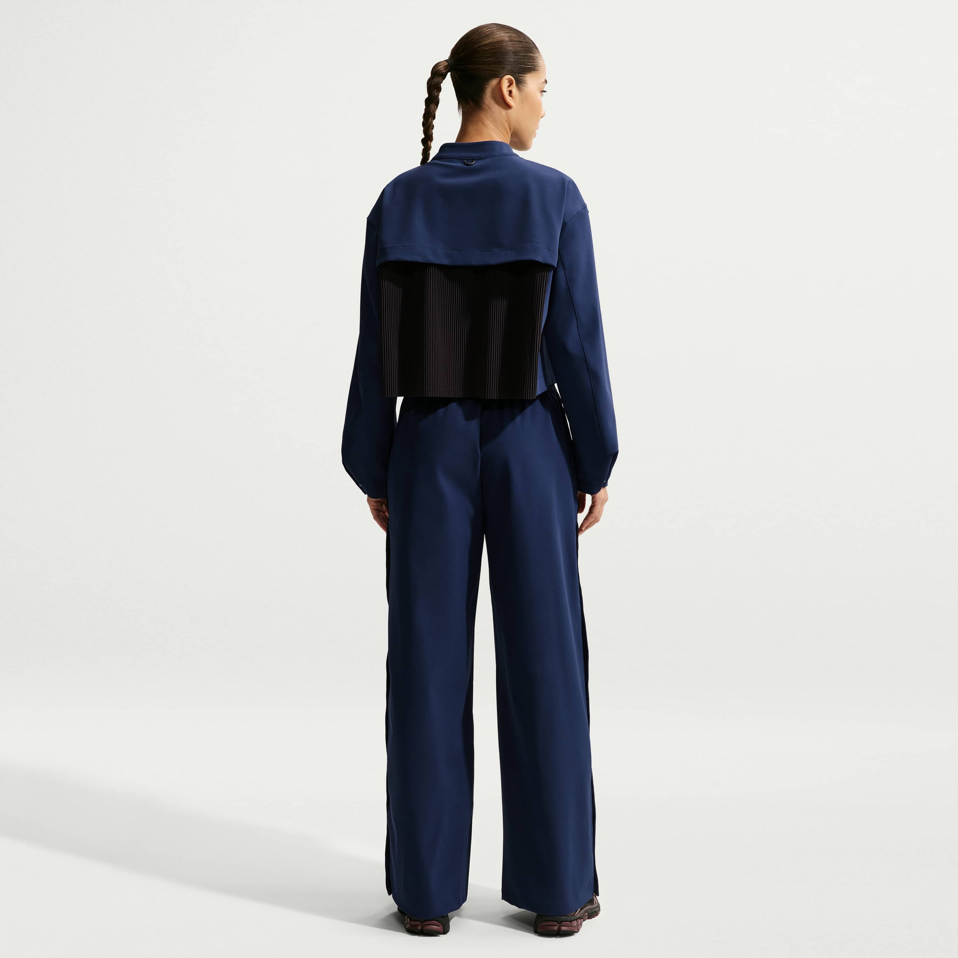 NIKE, Women's Dri-fit Loose-fit Cropped Jacket 24.7 Perfectstretch