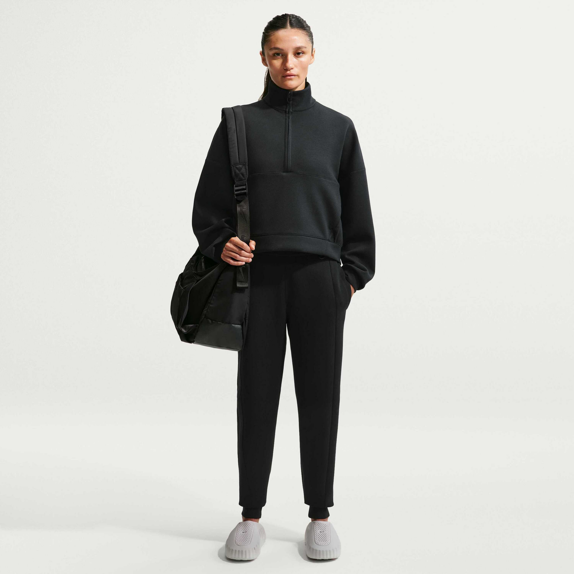 NIKE, Women's Dri-fit Mid-rise Joggers 24.7 Impossiblysoft