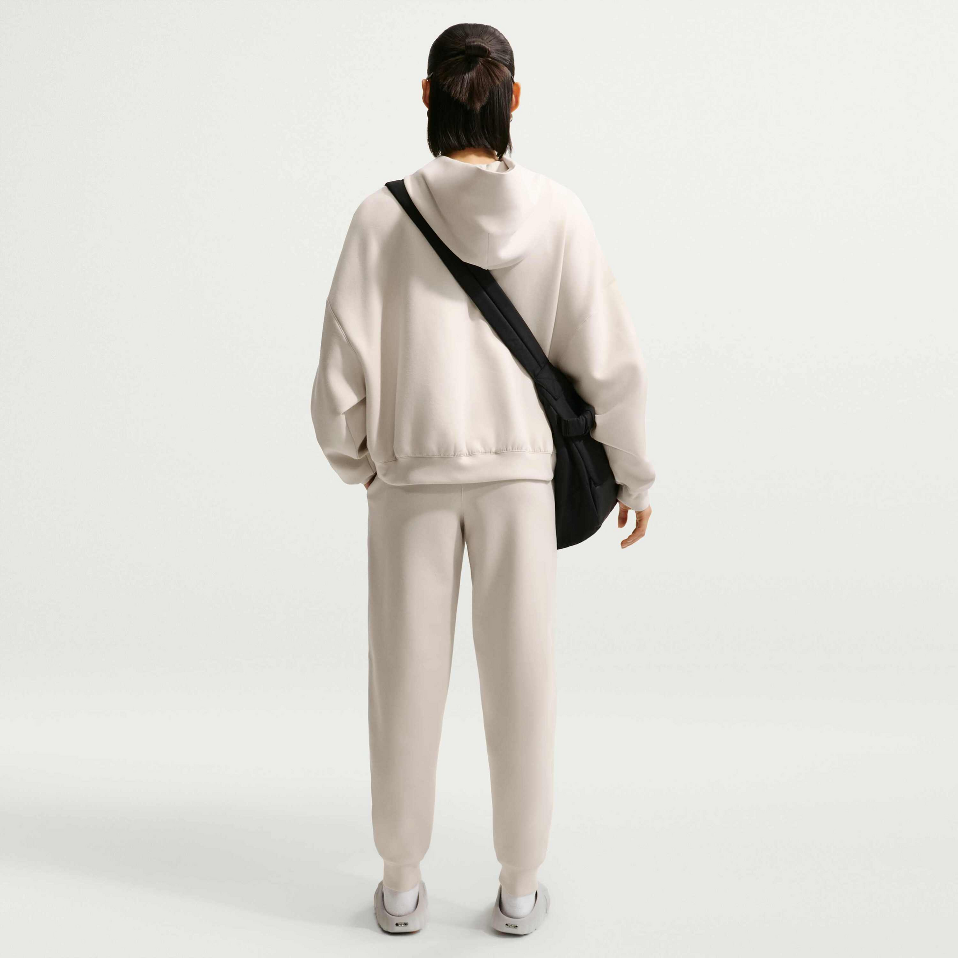 NIKE, Women's Dri-fit Mid-rise Joggers 24.7 Impossiblysoft