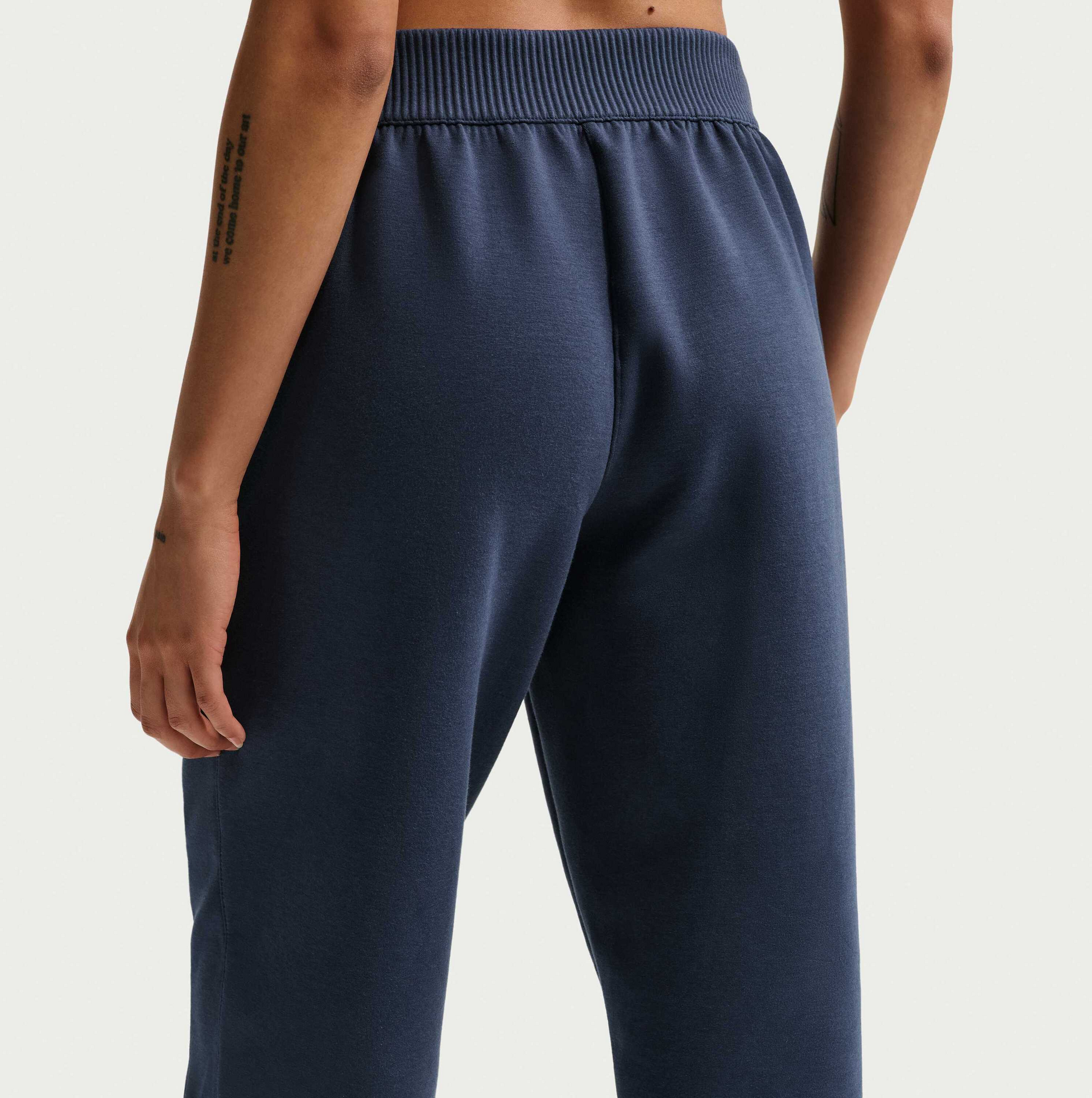 NIKE, Women's Dri-fit Mid-rise Joggers 24.7 Impossiblysoft