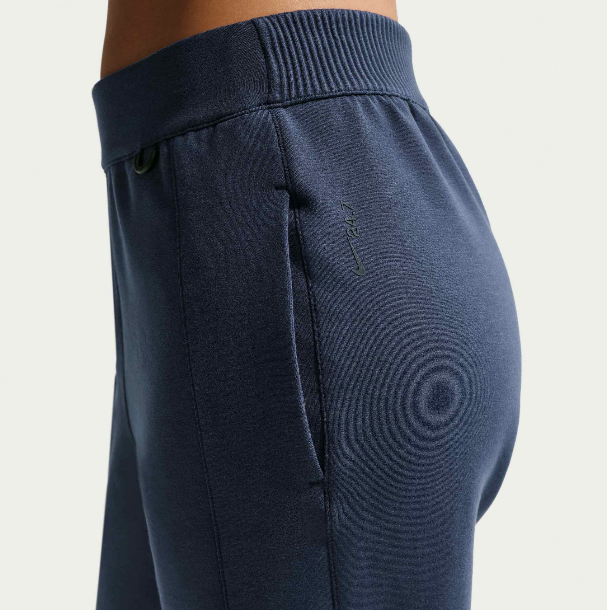 NIKE, Women's Dri-fit Mid-rise Joggers 24.7 Impossiblysoft