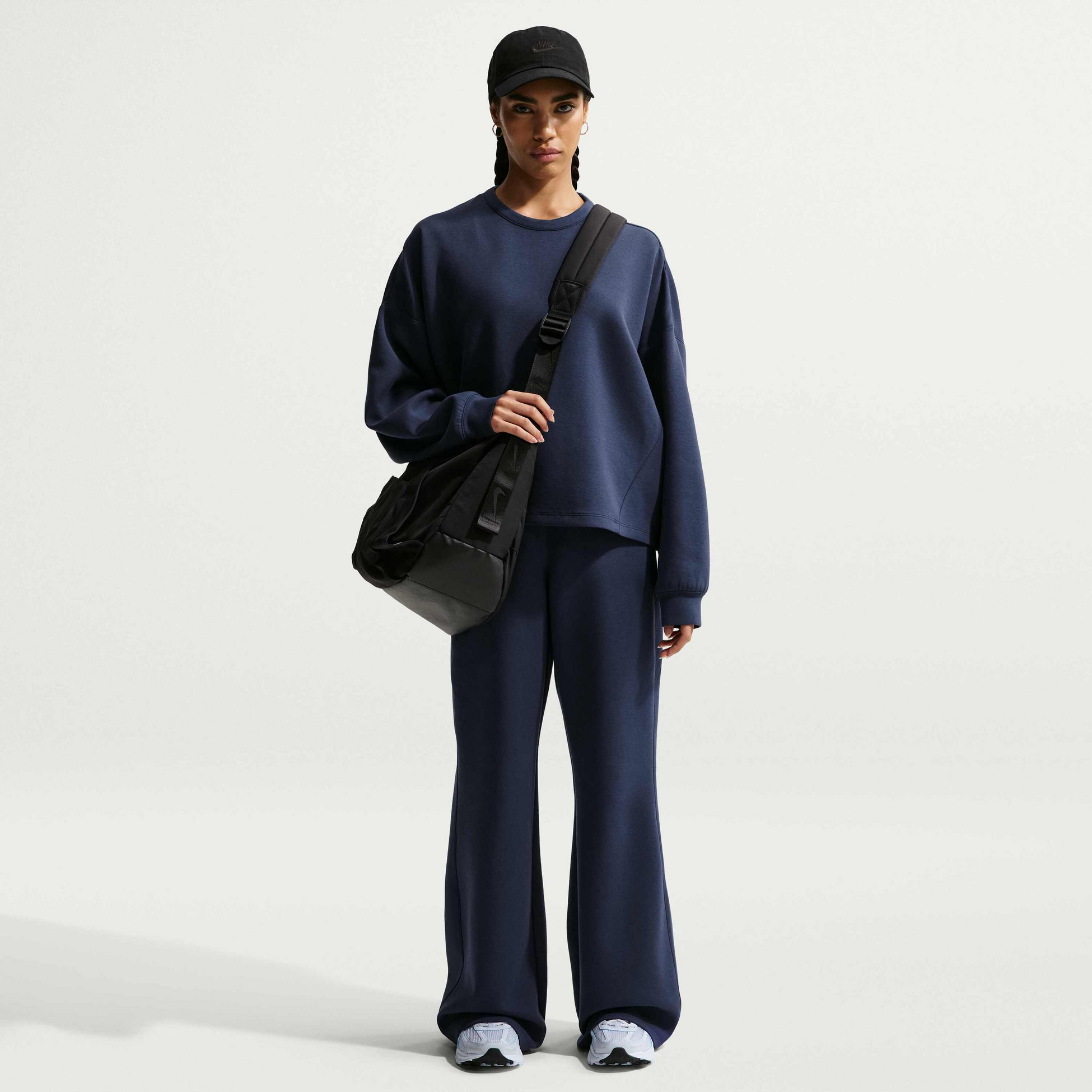 NIKE, Women's Dri-fit Oversized Crew-neck Top 24.7 Impossiblysoft