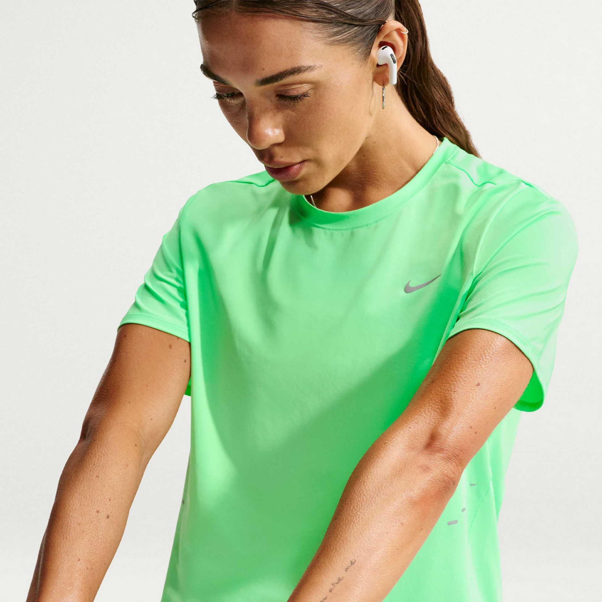 NIKE, Women's Dri-fit Short-sleeve Running Top Swift