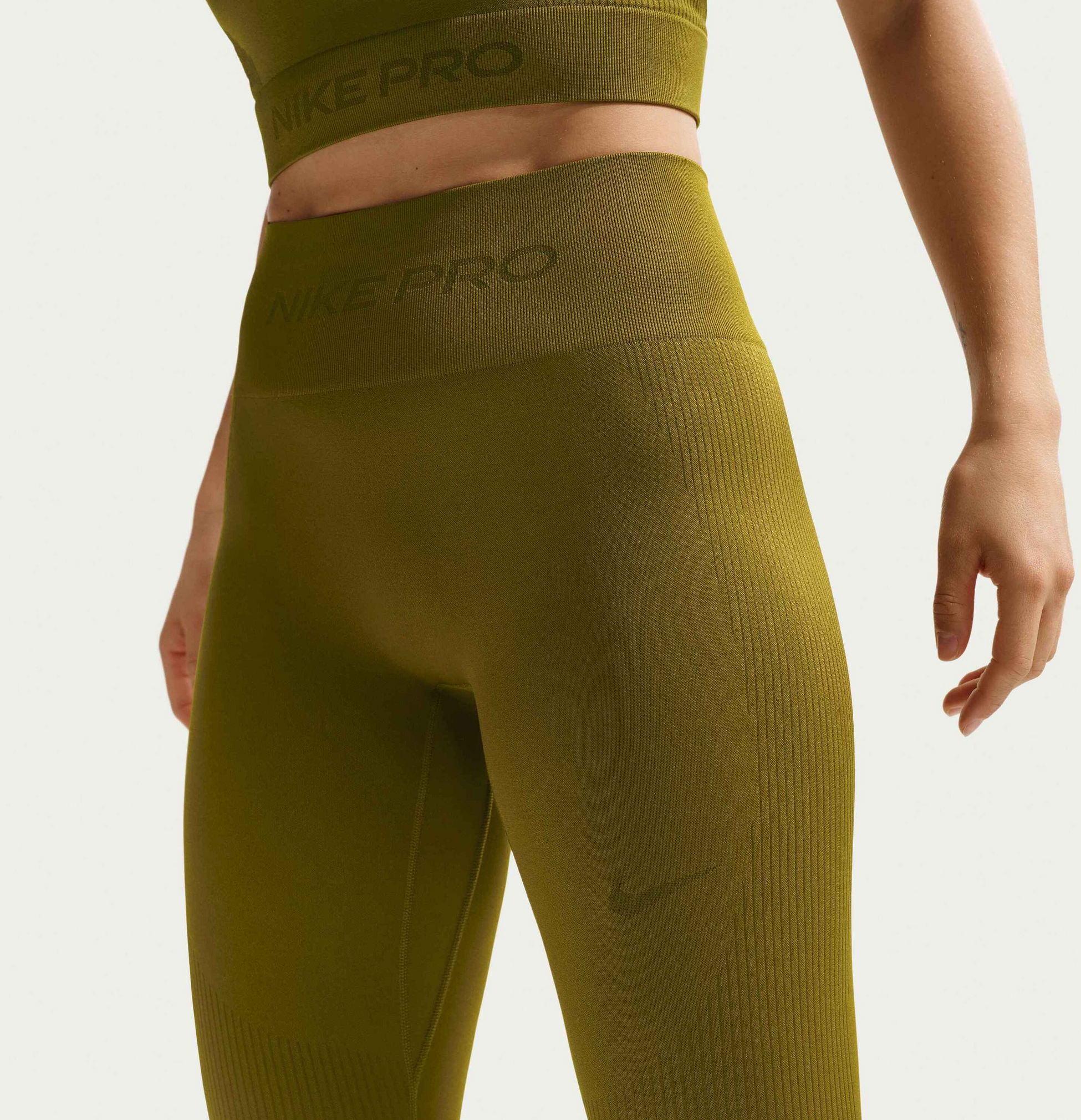 NIKE, Women's High-waisted 7/8 Leggings Pro Seamless