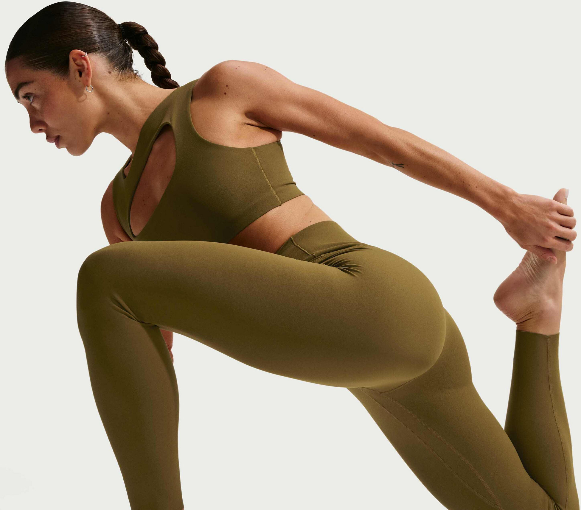 NIKE, Women's High-waisted 7/8 Leggings With No Front Seam Zenvy