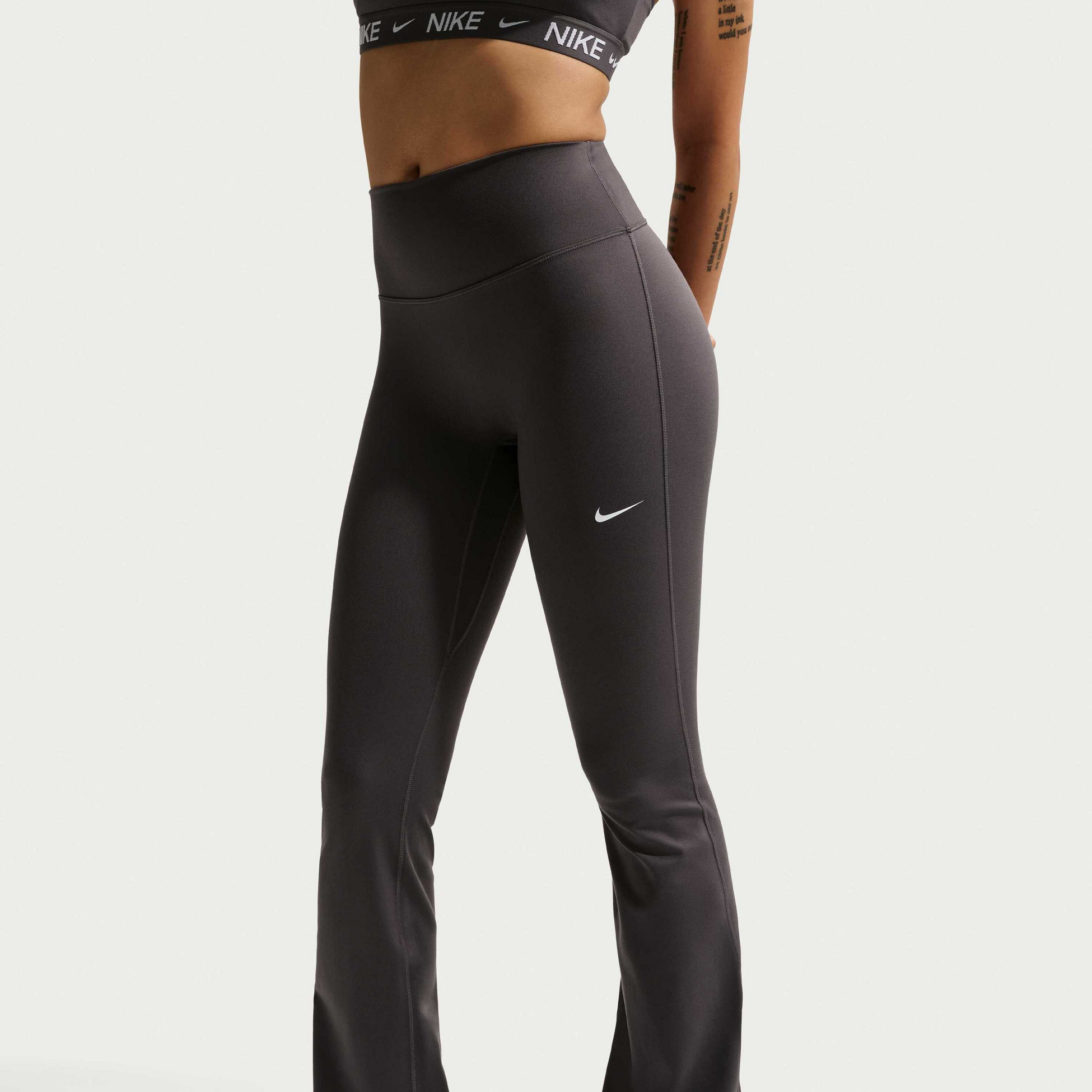NIKE, Women's High-waisted Flared Leggings One