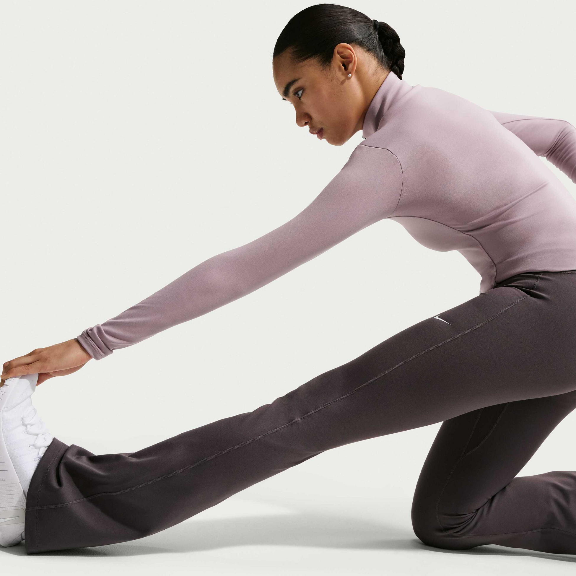NIKE, Women's High-waisted Flared Leggings One