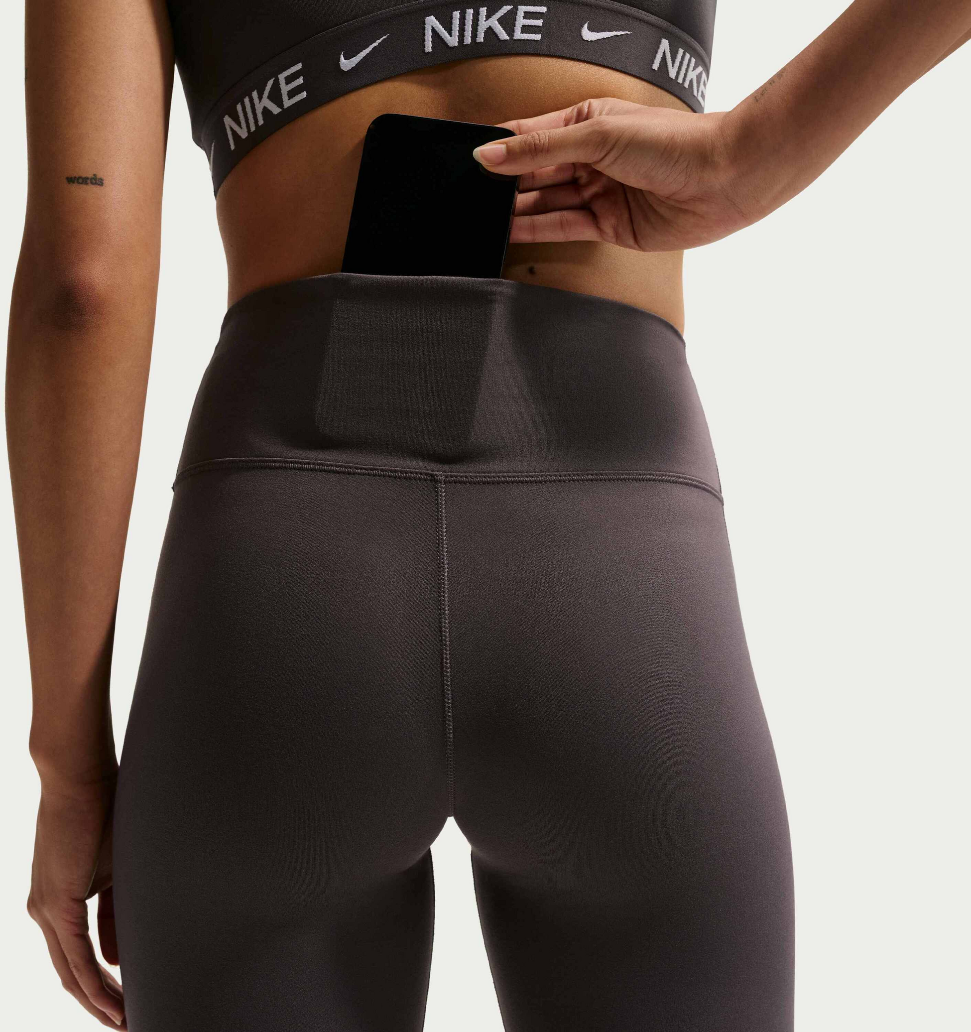 NIKE, Women's High-waisted Flared Leggings One