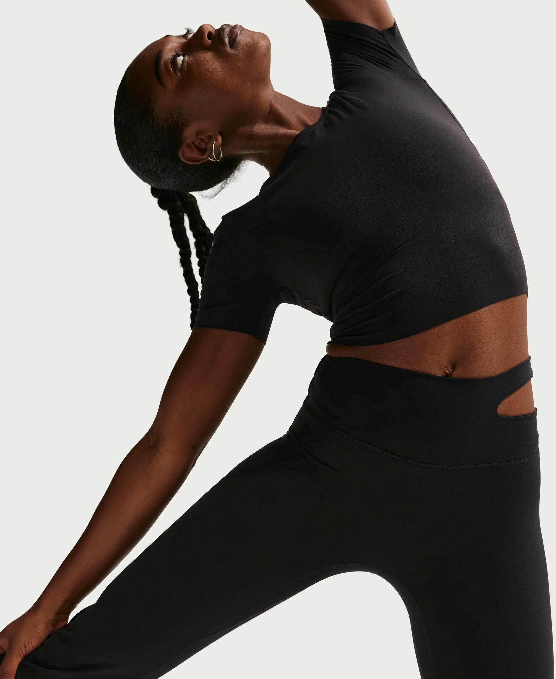 NIKE, Women's High-waisted Flared Leggings Zenvy