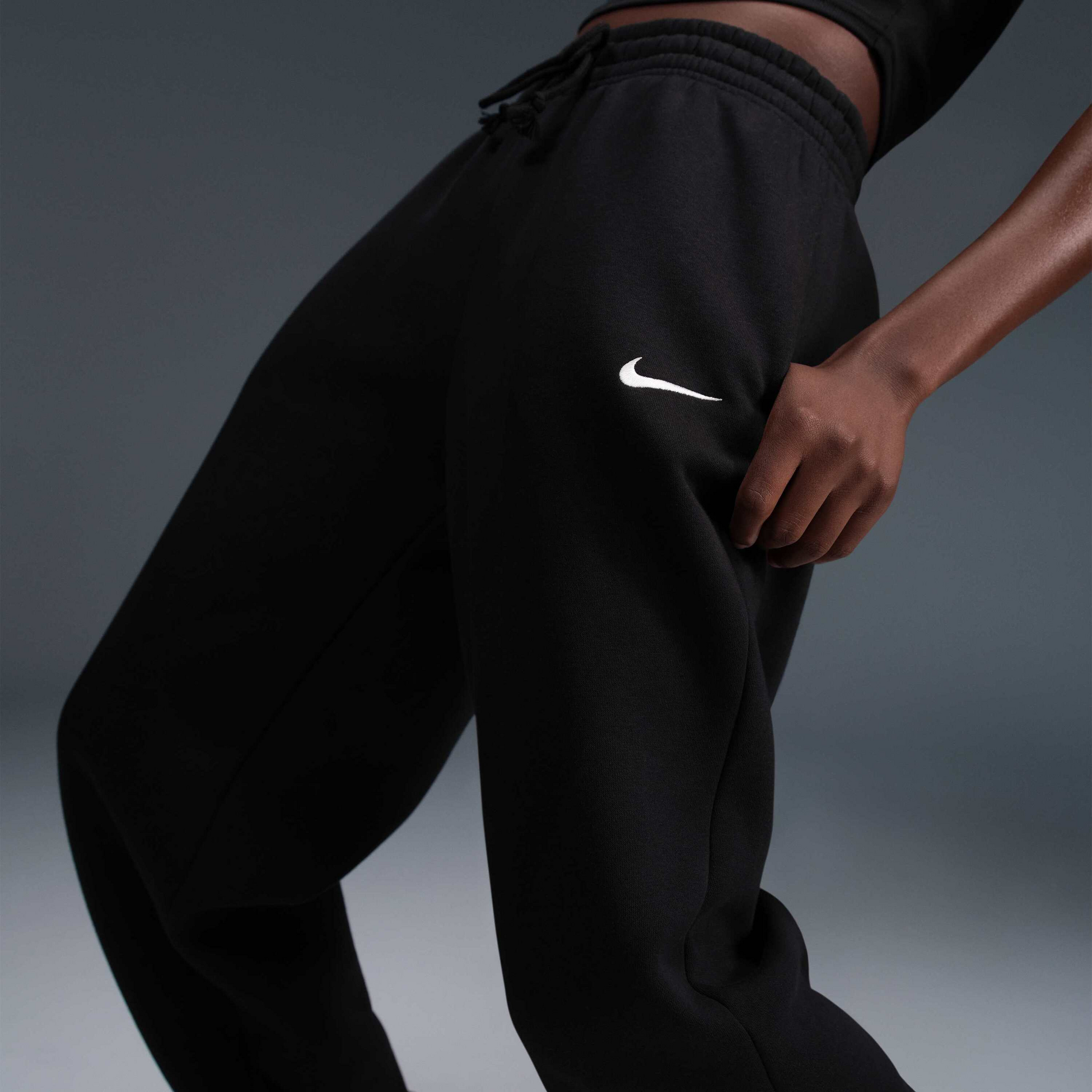 NIKE, Women's High-waisted Oversized Tracksuit Bottoms Sportswear Phoenix Fleece