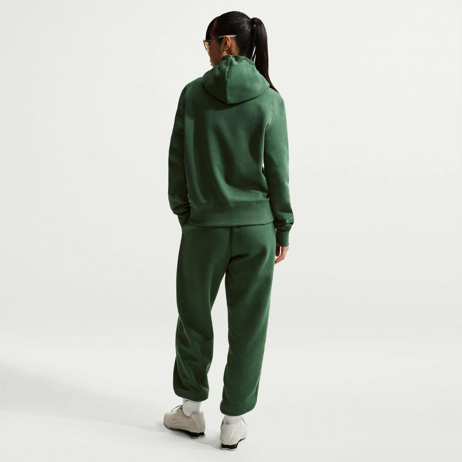 NIKE, Women's High-waisted Oversized Tracksuit Bottoms Sportswear Phoenix Fleece