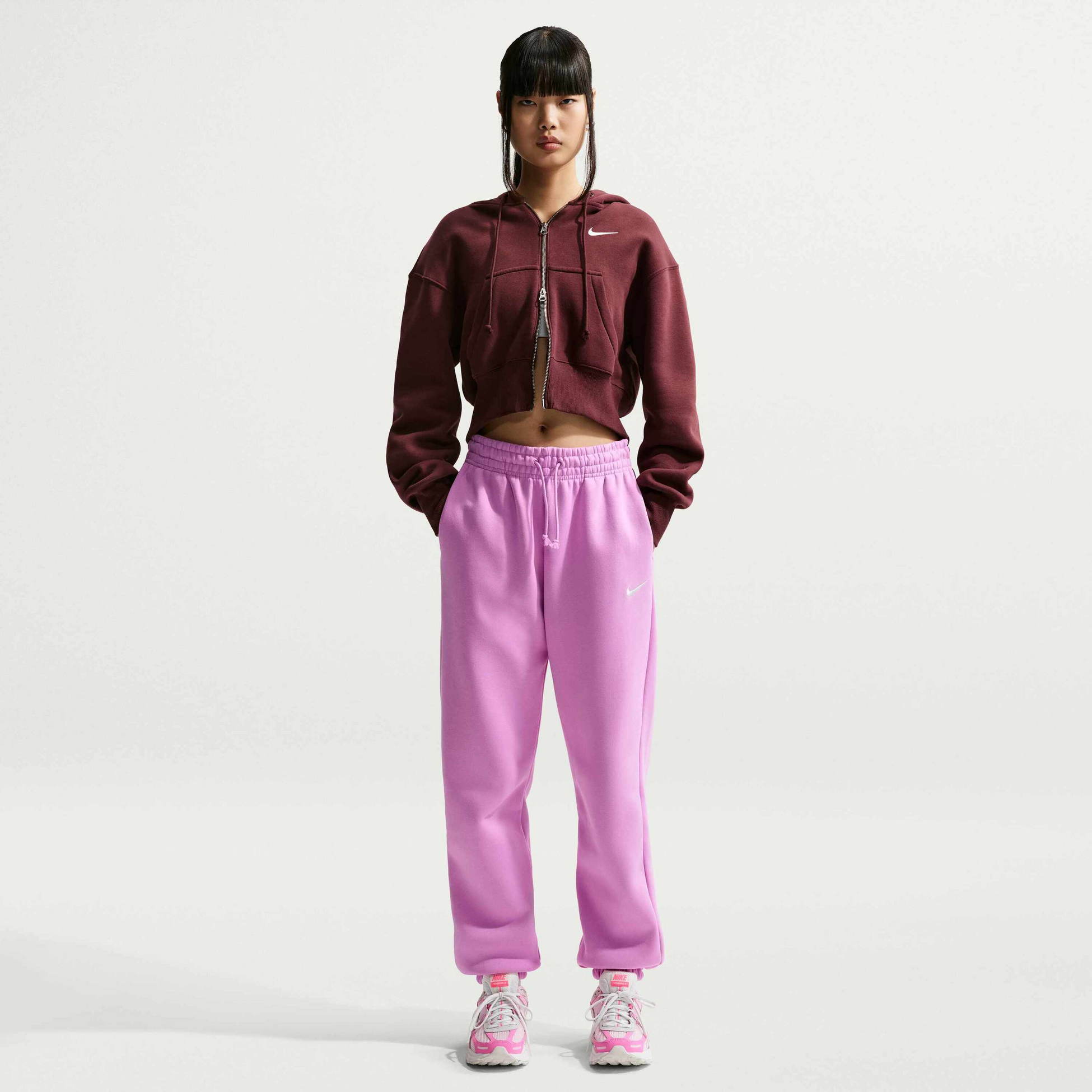 NIKE, Women's High-waisted Oversized Tracksuit Bottoms Sportswear Phoenix Fleece