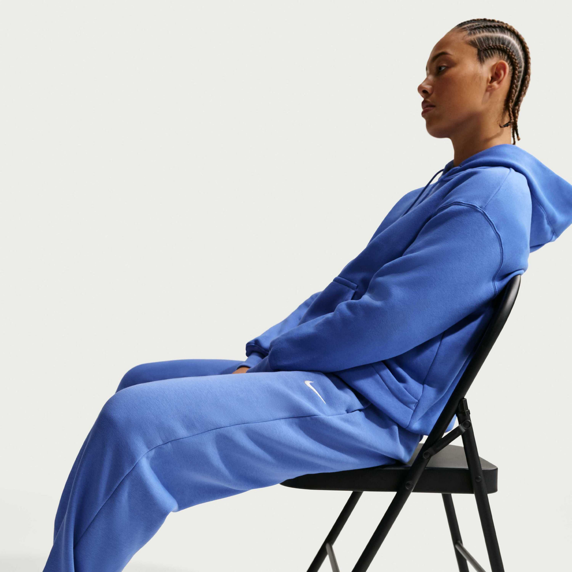 NIKE, Women's High-waisted Oversized Tracksuit Bottoms Sportswear Phoenix Fleece