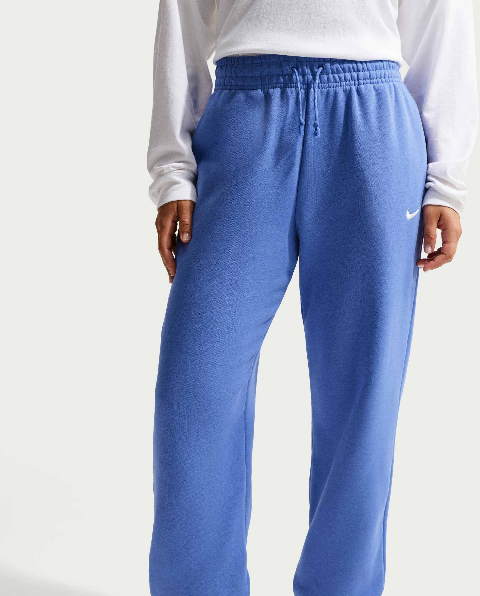 NIKE, Women's High-waisted Oversized Tracksuit Bottoms Sportswear Phoenix Fleece