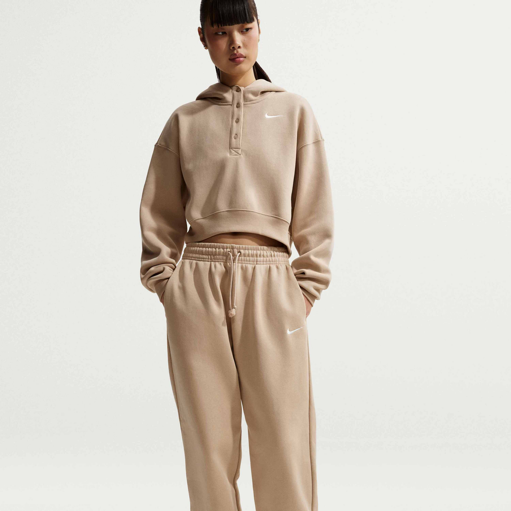 NIKE, Women's High-waisted Oversized Tracksuit Bottoms Sportswear Phoenix Fleece