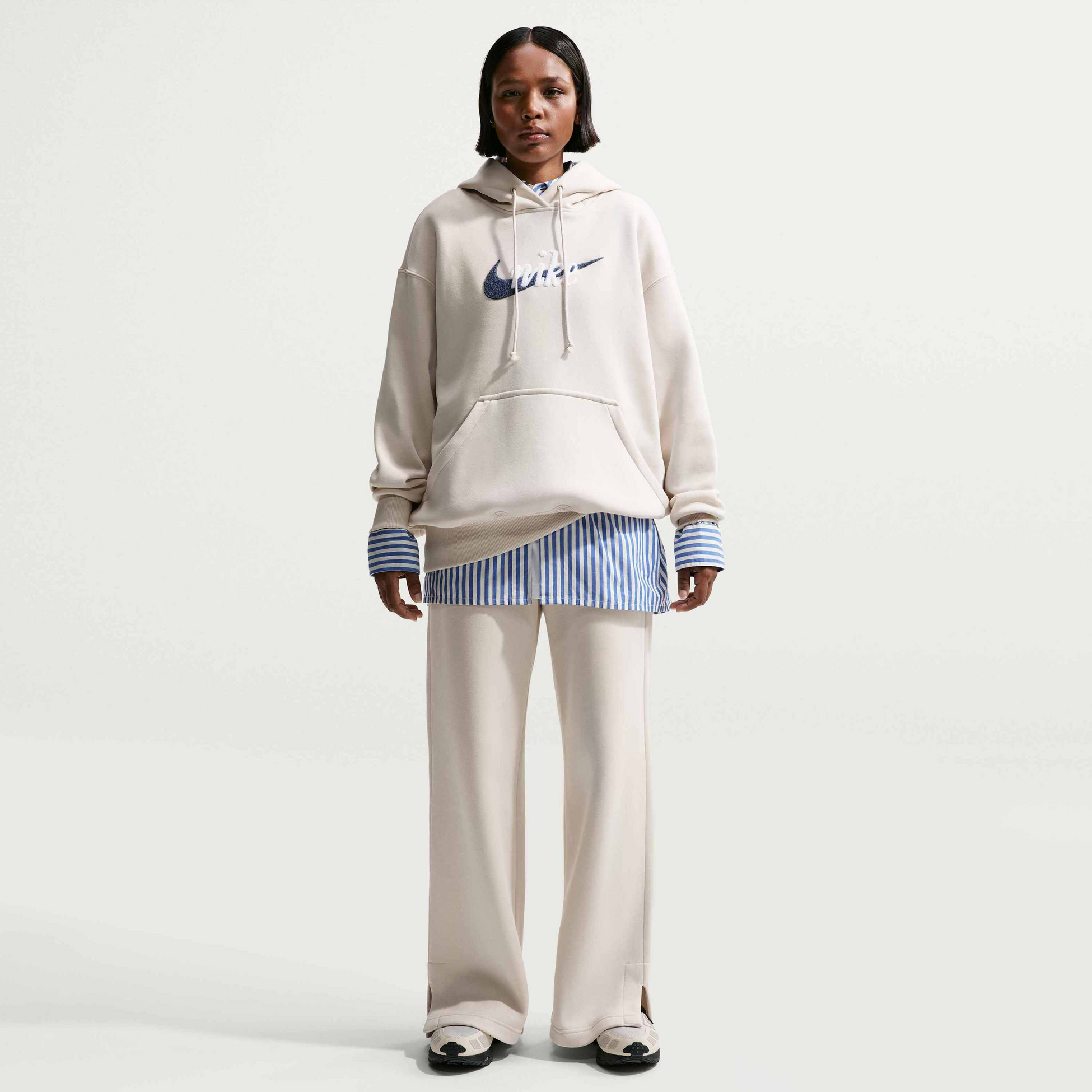 NIKE, Women's High-waisted Wide-leg Logo Trousers Sportswear Phoenix Fleece