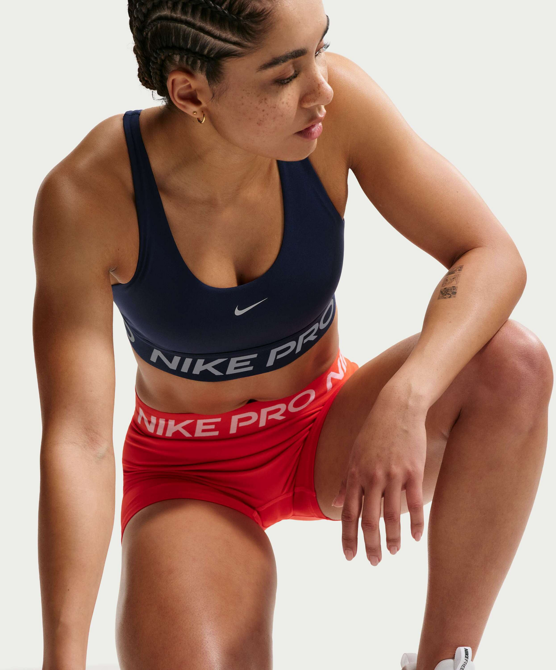 NIKE, Women's Light-support Non-padded Sports Bra Pro 365