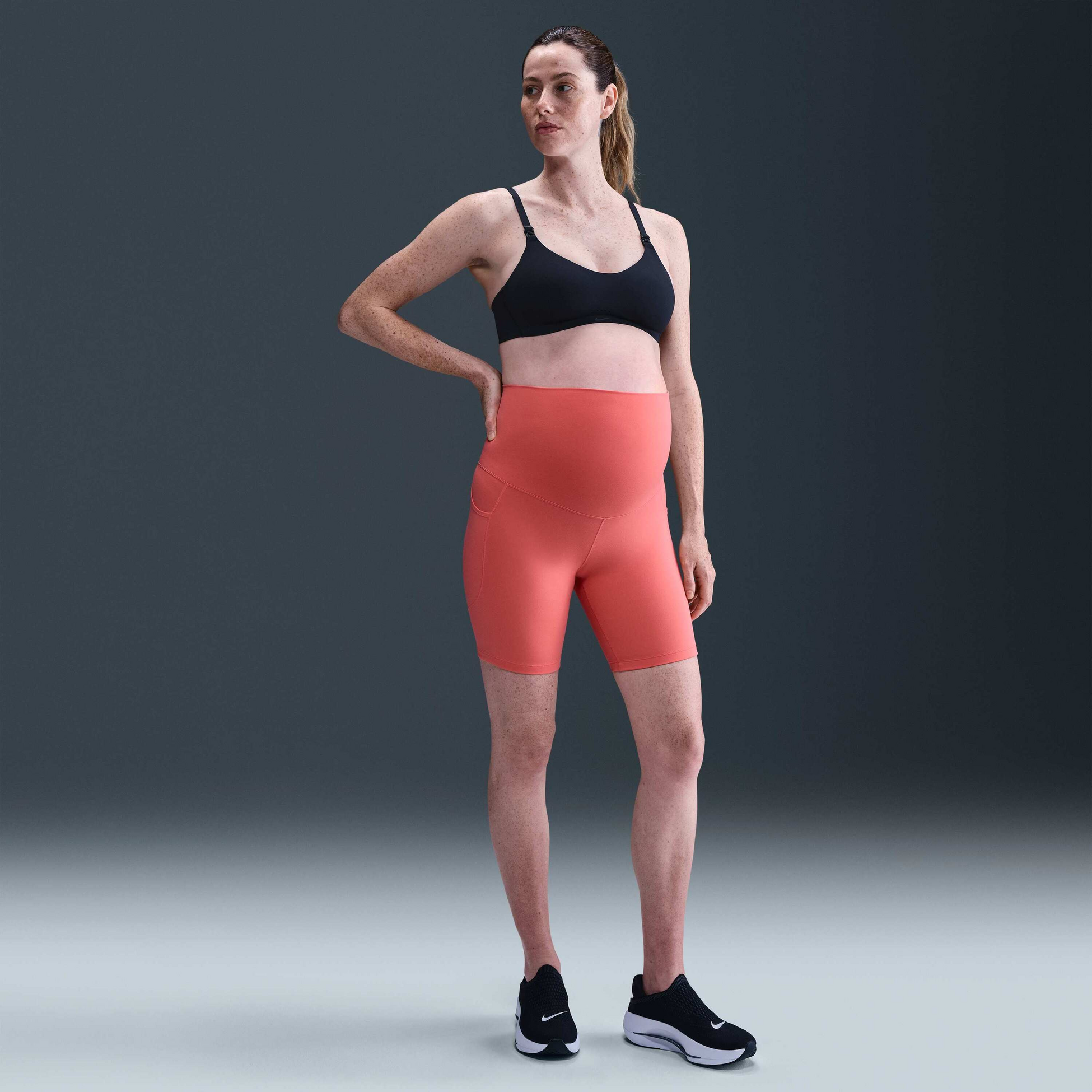 NIKE, Women's Light-support Padded Nursing Sports Bra (maternity) (m) Alate Minimalist