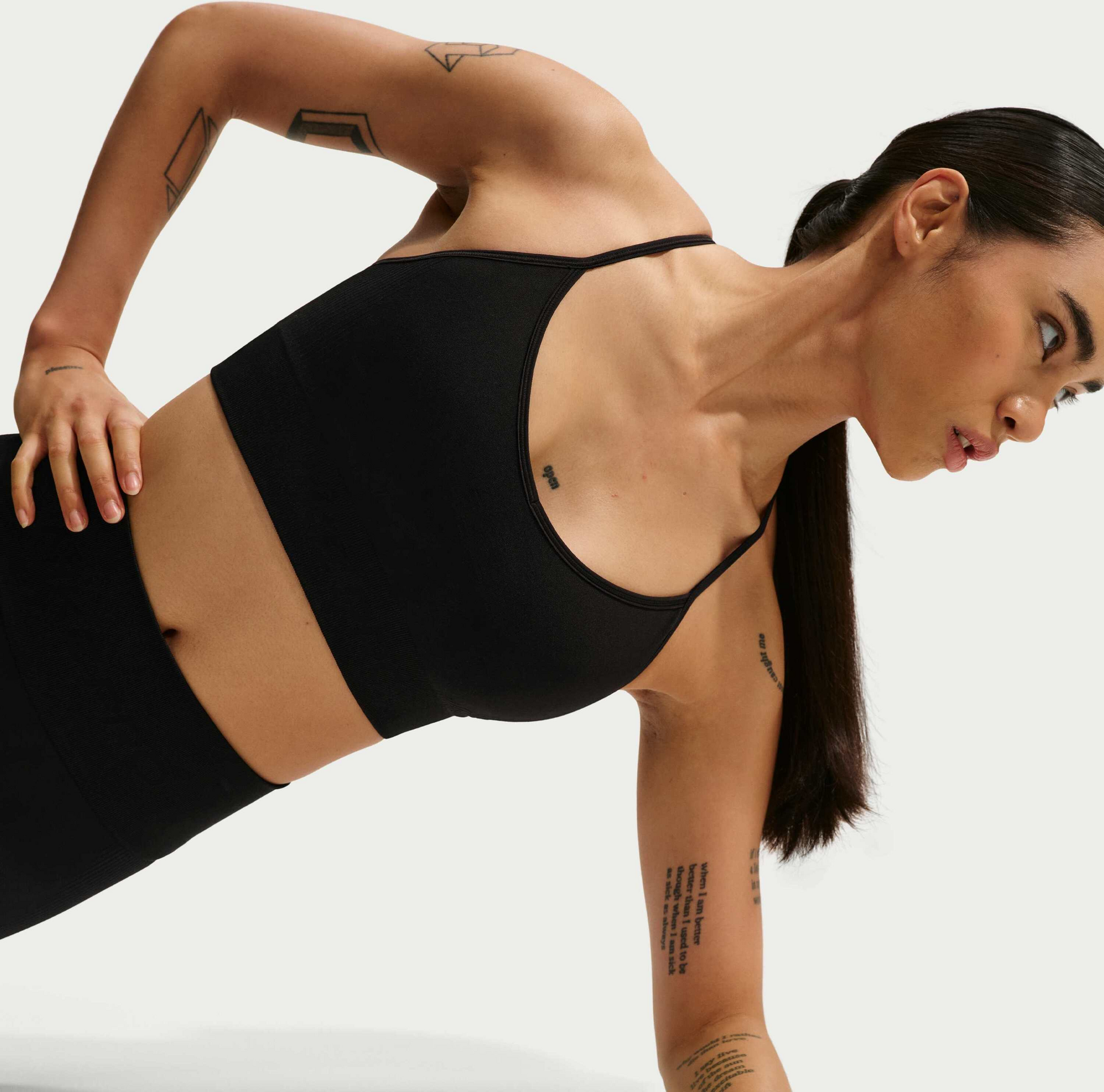 NIKE, Women's Light-support Padded Sports Bra Pro Seamless