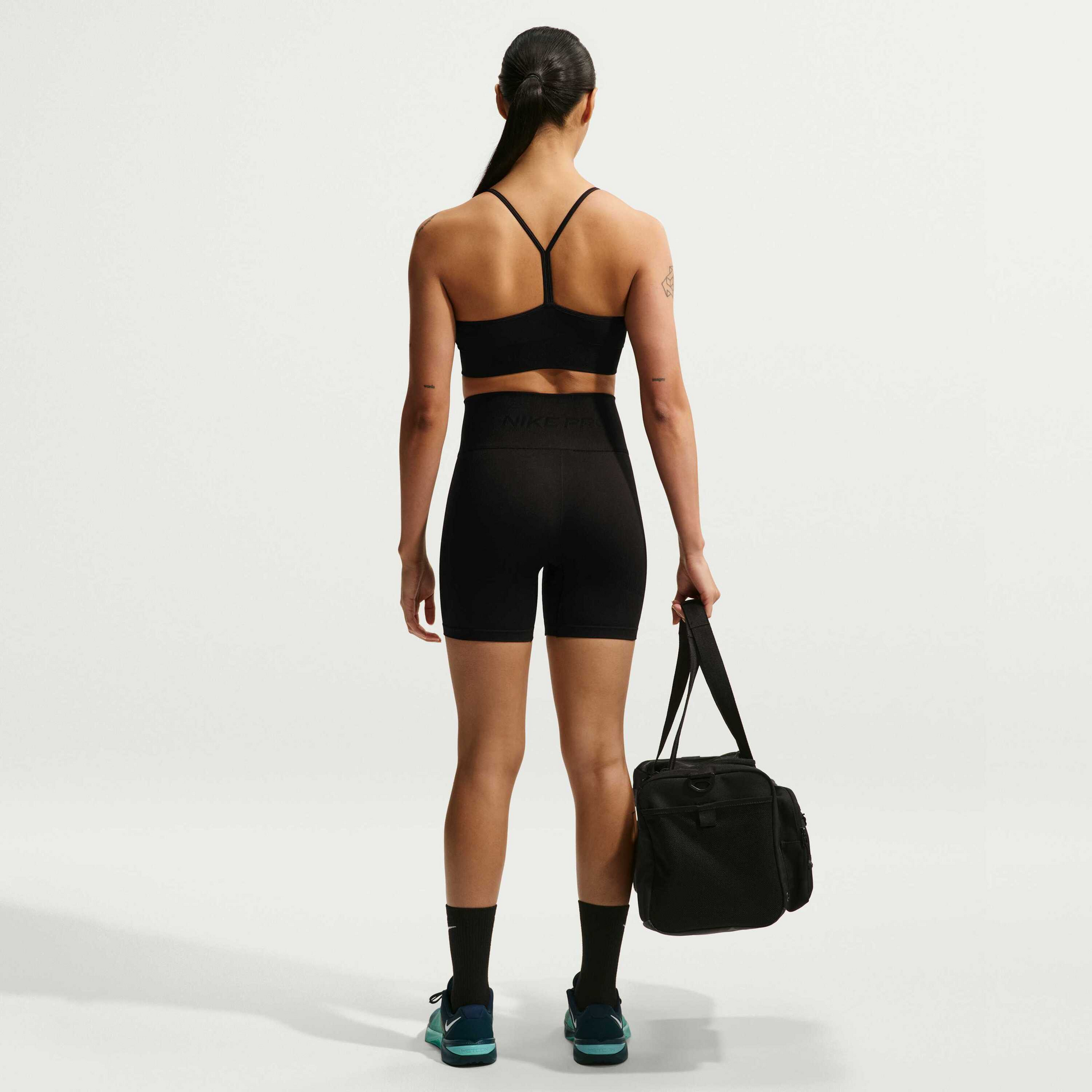 NIKE, Women's Light-support Padded Sports Bra Pro Seamless