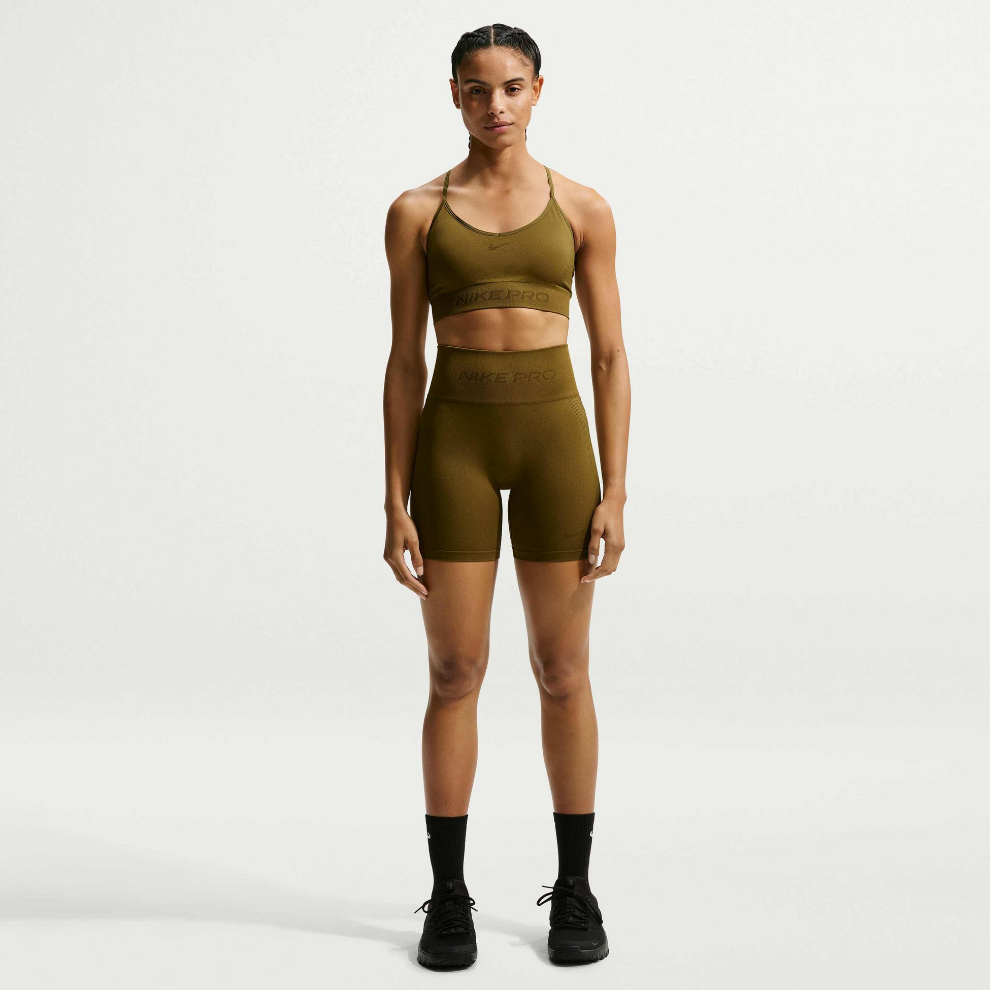 NIKE, Women's Light-support Padded Sports Bra Pro Seamless