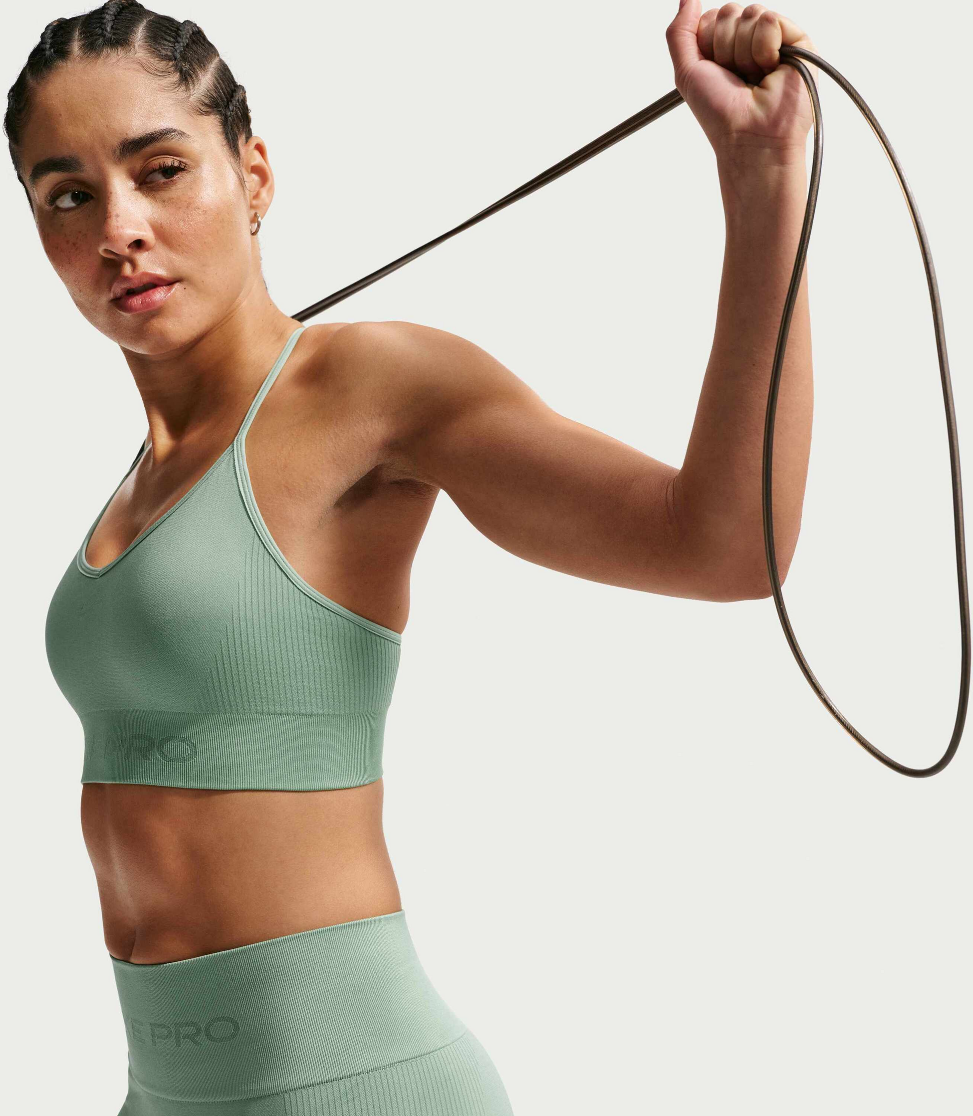 NIKE, Women's Light-support Padded Sports Bra Pro Seamless