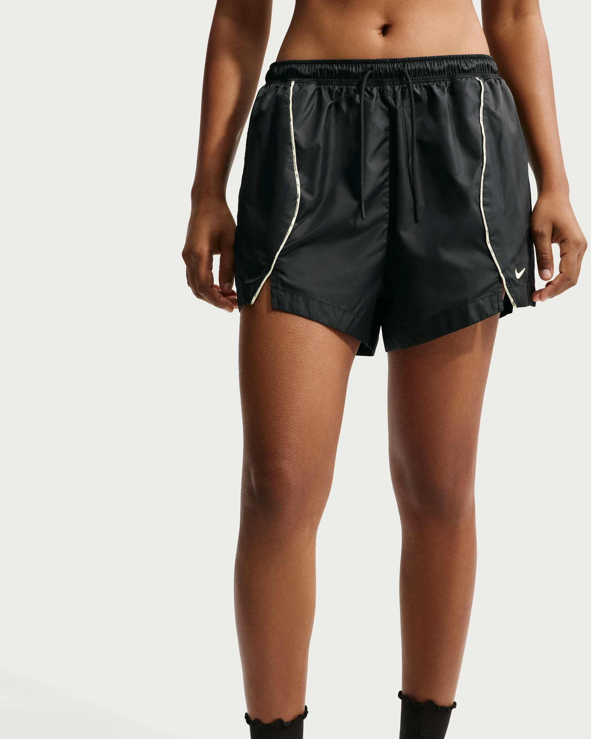 NIKE, Women's Loose Mid-rise Repel Woven Shorts Sportswear