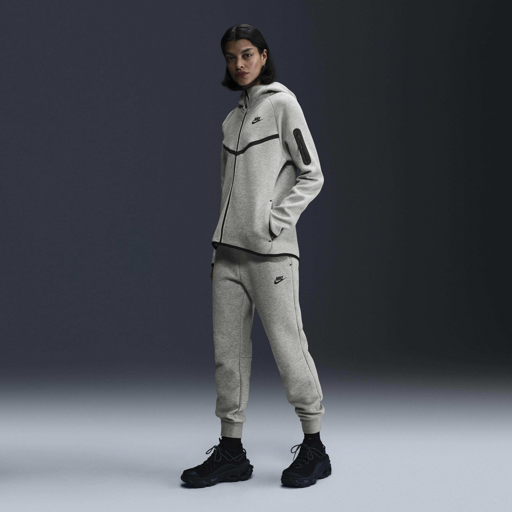 NIKE, Women's Mid-rise Joggers Sportswear Tech Fleece