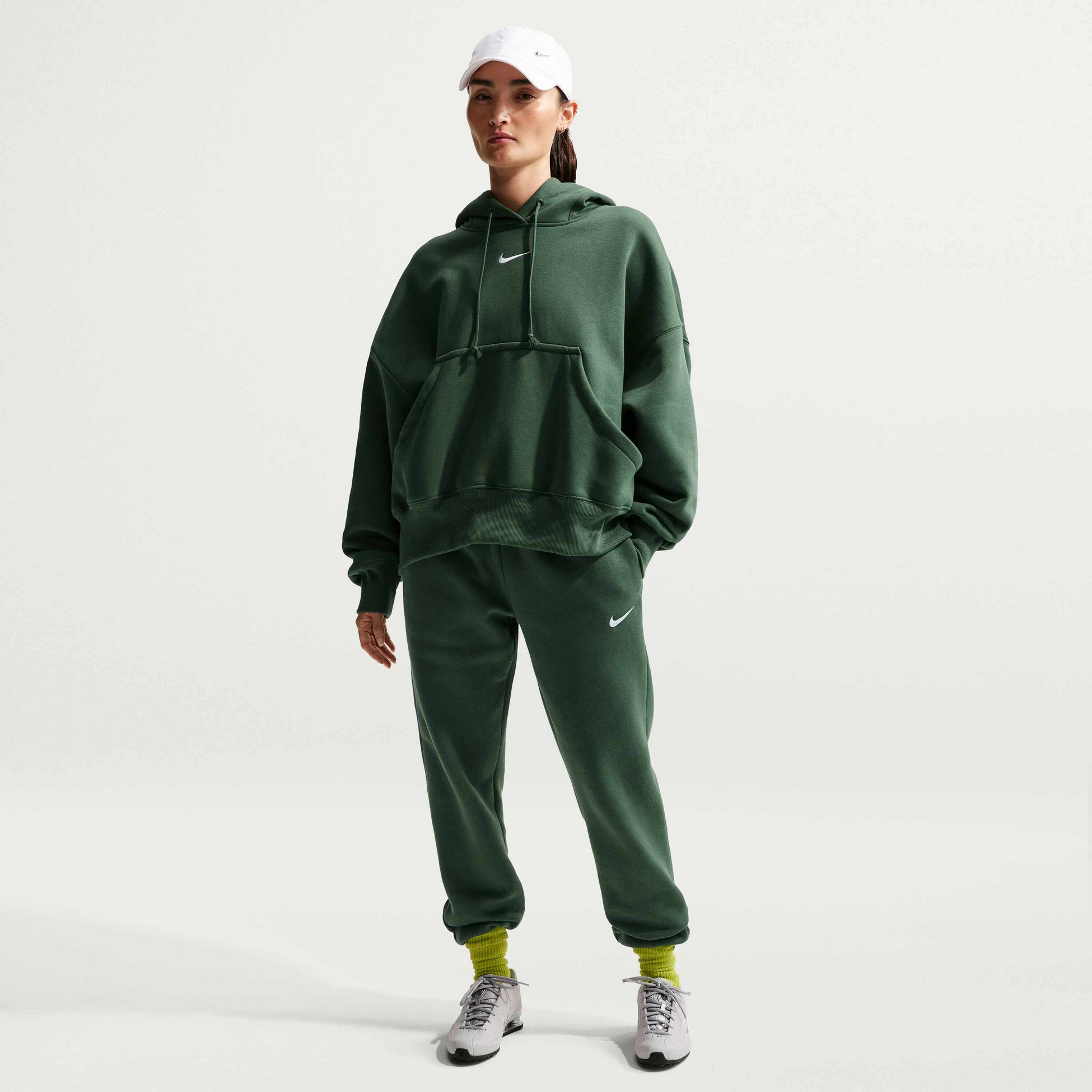 NIKE, Women's Mid-rise Tracksuit Bottoms Sportswear Phoenix Fleece