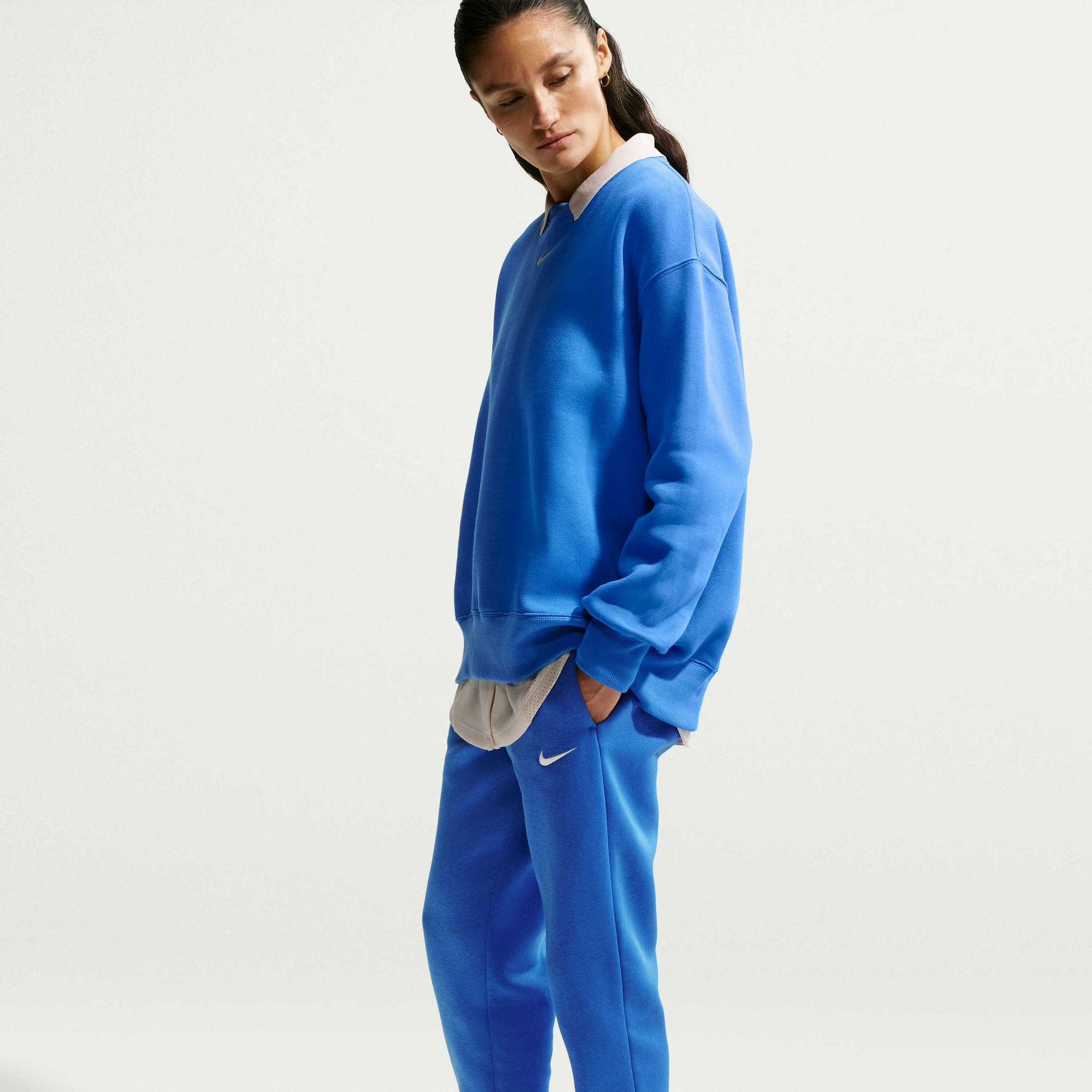 NIKE, Women's Mid-rise Tracksuit Bottoms Sportswear Phoenix Fleece