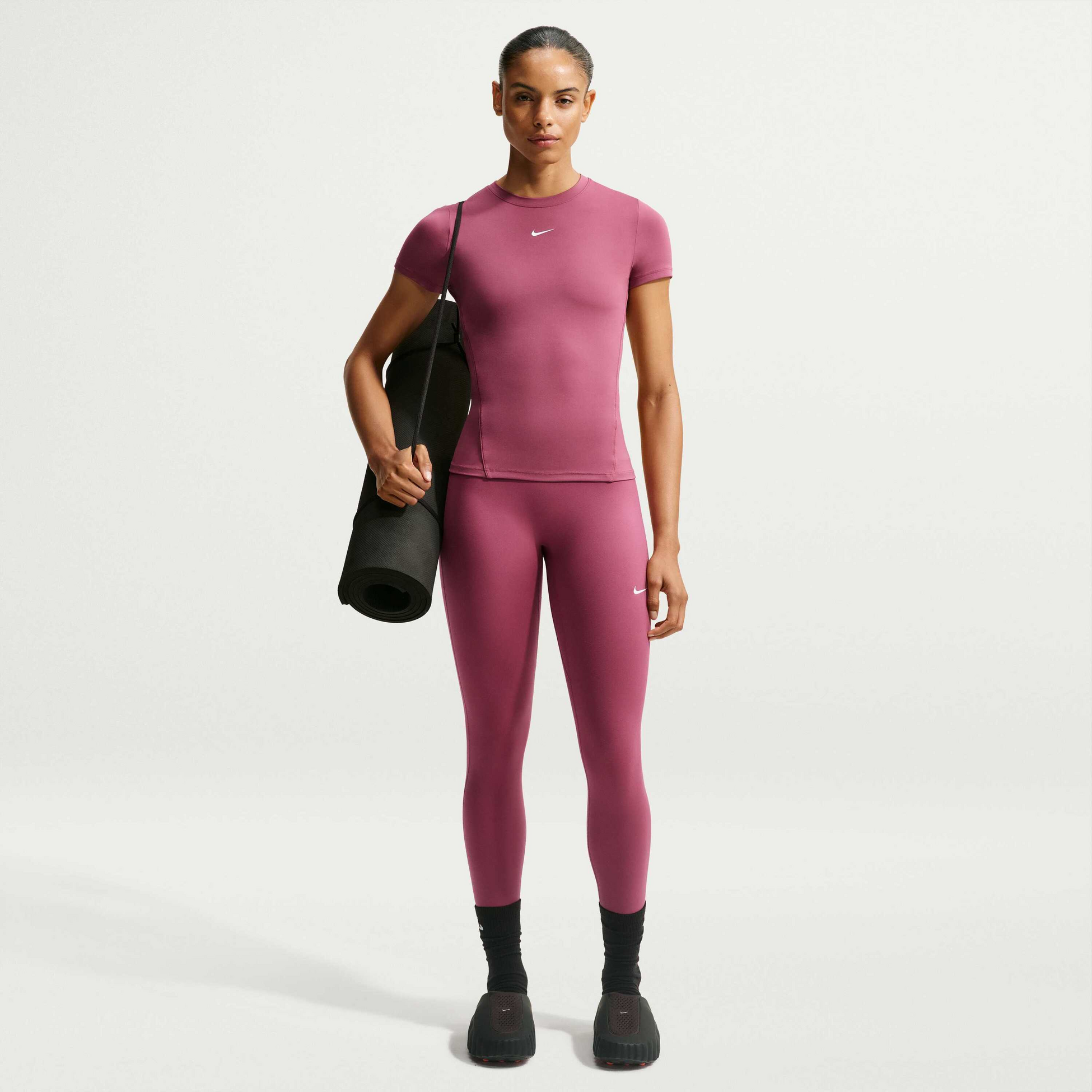 NIKE, Women's One Fitted
