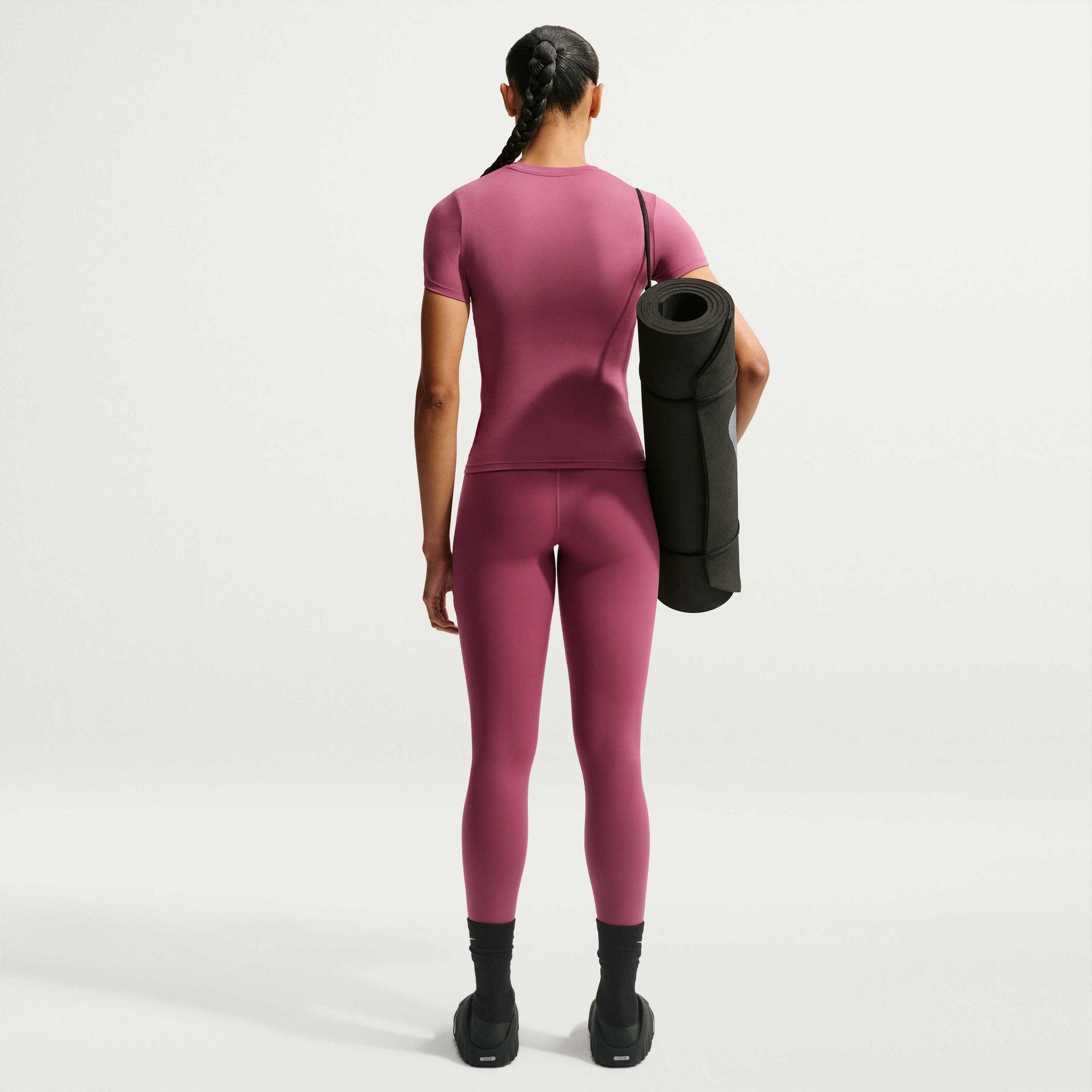 NIKE, Women's One Fitted