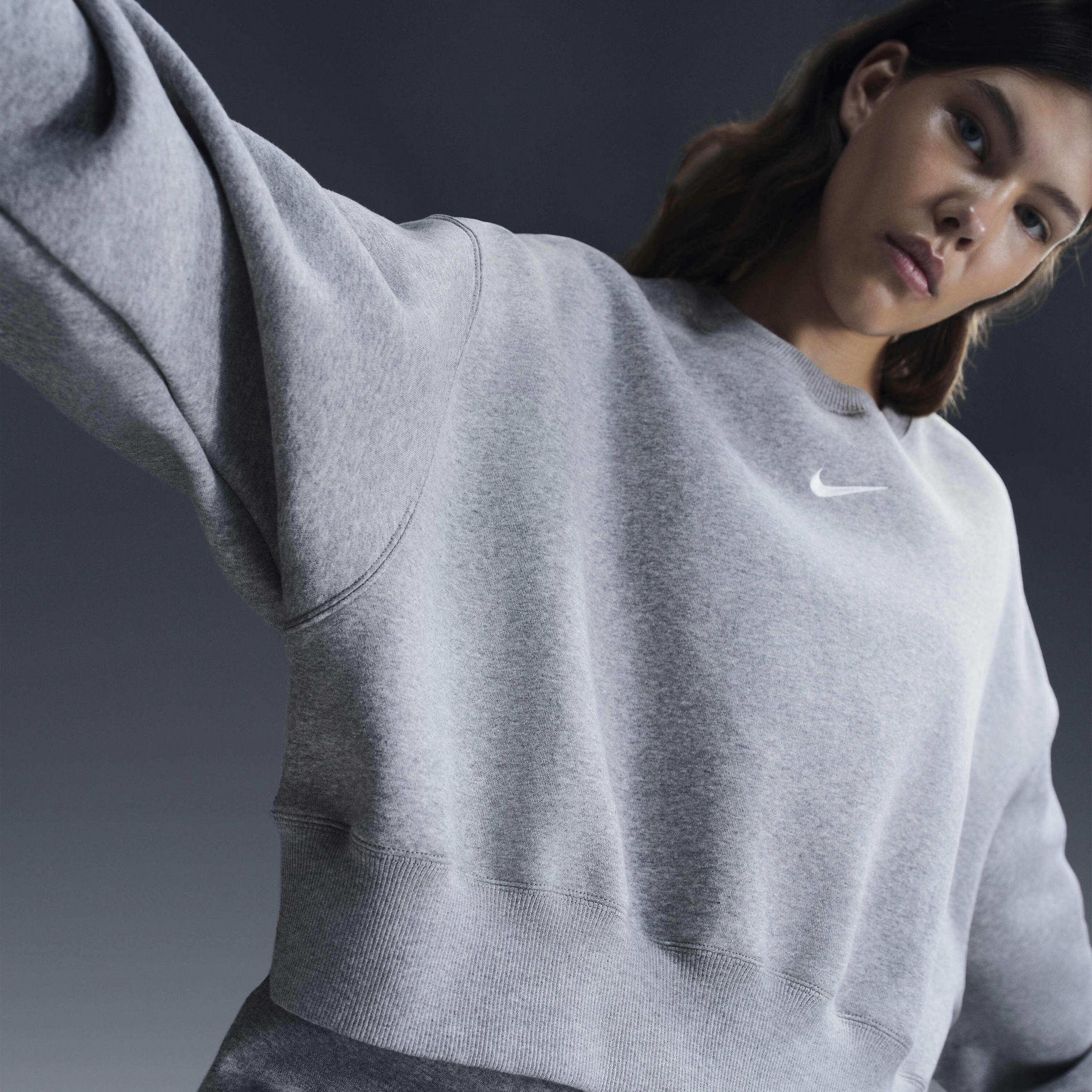 NIKE, Women's Over-oversized Crew-neck Sweatshirt Sportswear Phoenix Fleece