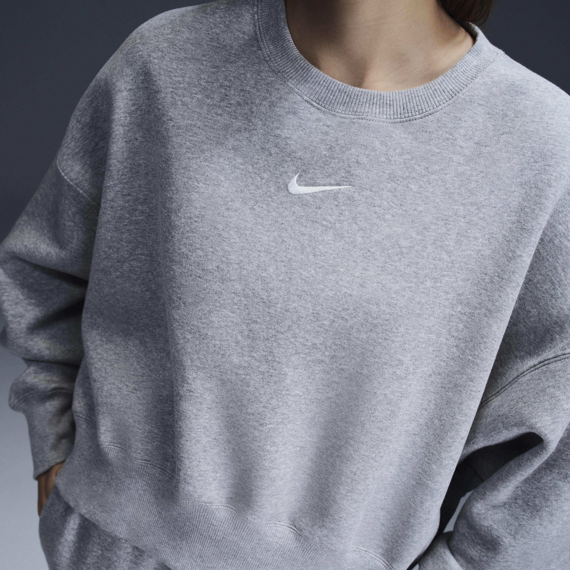 NIKE, Women's Over-oversized Crew-neck Sweatshirt Sportswear Phoenix Fleece