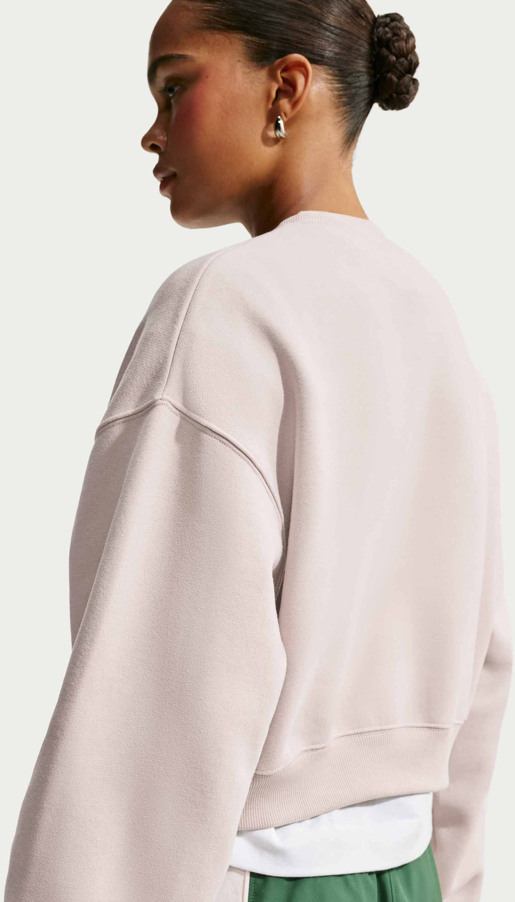 NIKE, Women's Oversized Cropped Crew Studio Fleece Medium Weight