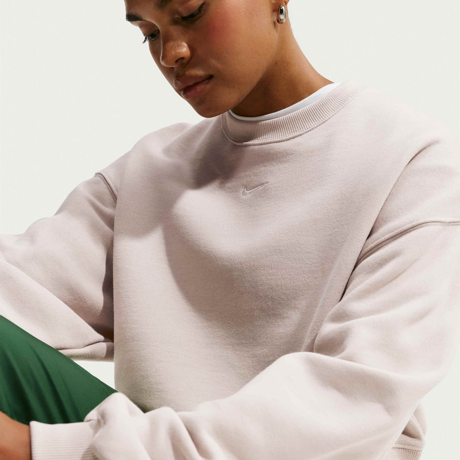 NIKE, Women's Oversized Cropped Crew Studio Fleece Medium Weight