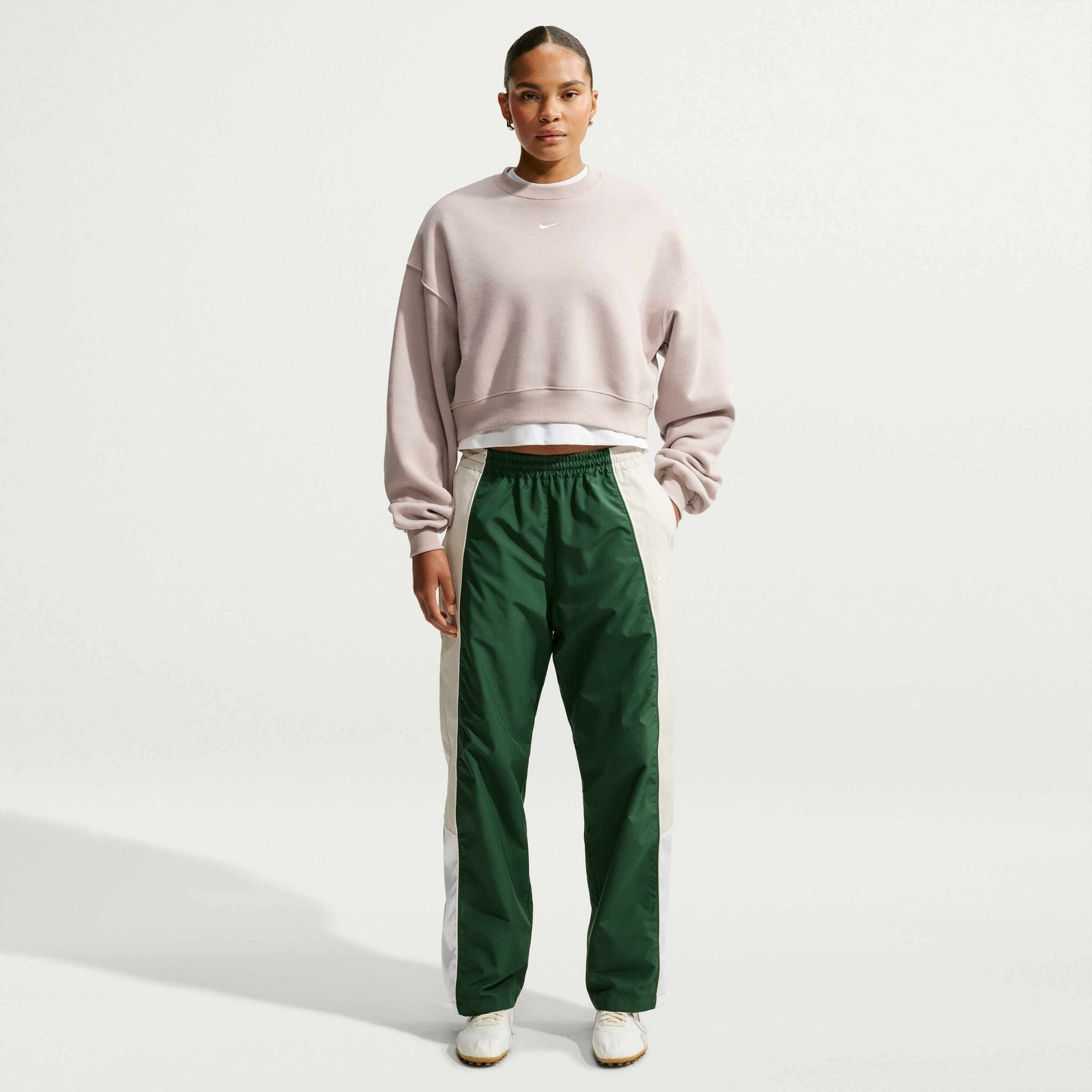 NIKE, Women's Oversized Cropped Crew Studio Fleece Medium Weight