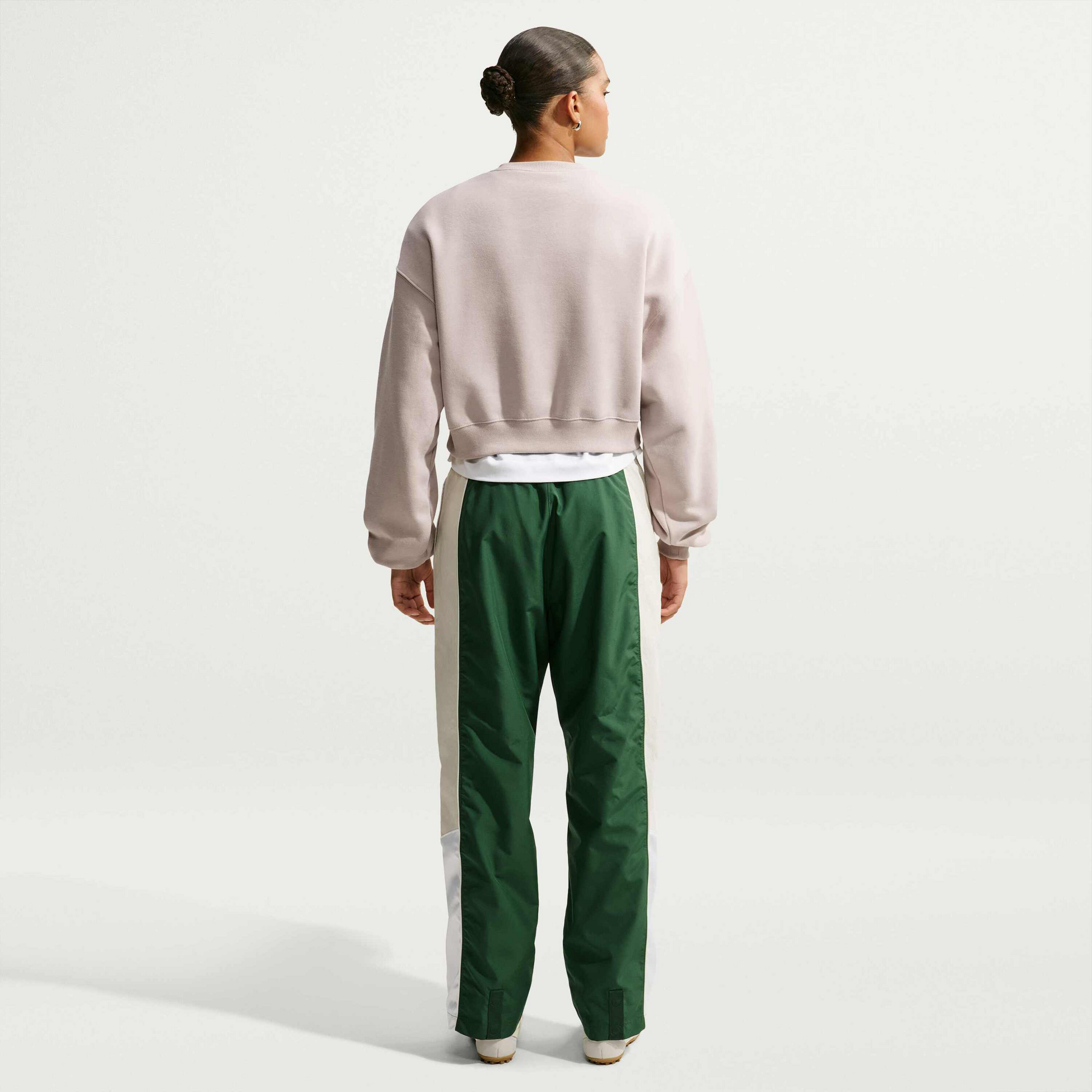 NIKE, Women's Oversized Cropped Crew Studio Fleece Medium Weight