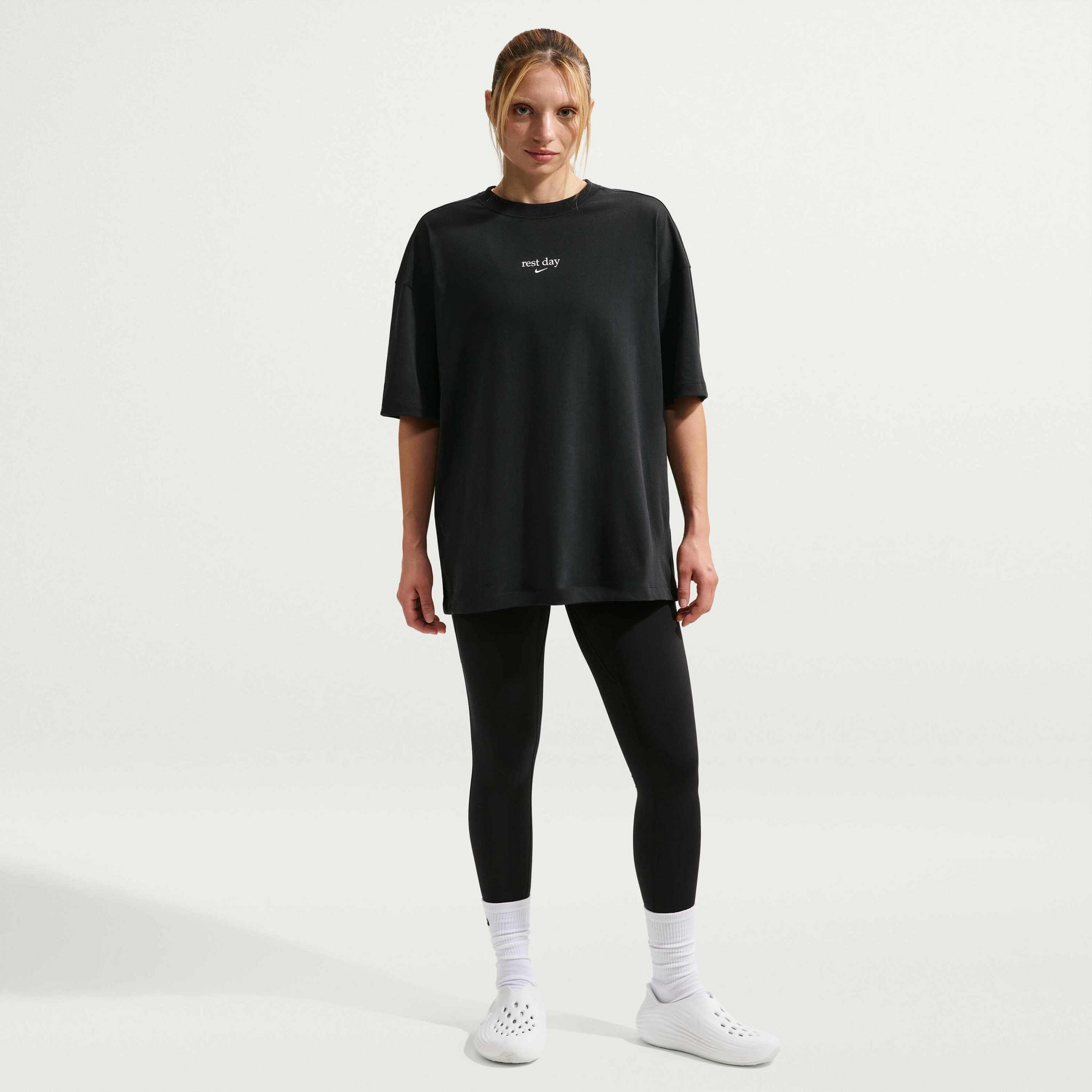 NIKE, Women's Oversized Dri-fit Short-sleeve T-shirt Nike