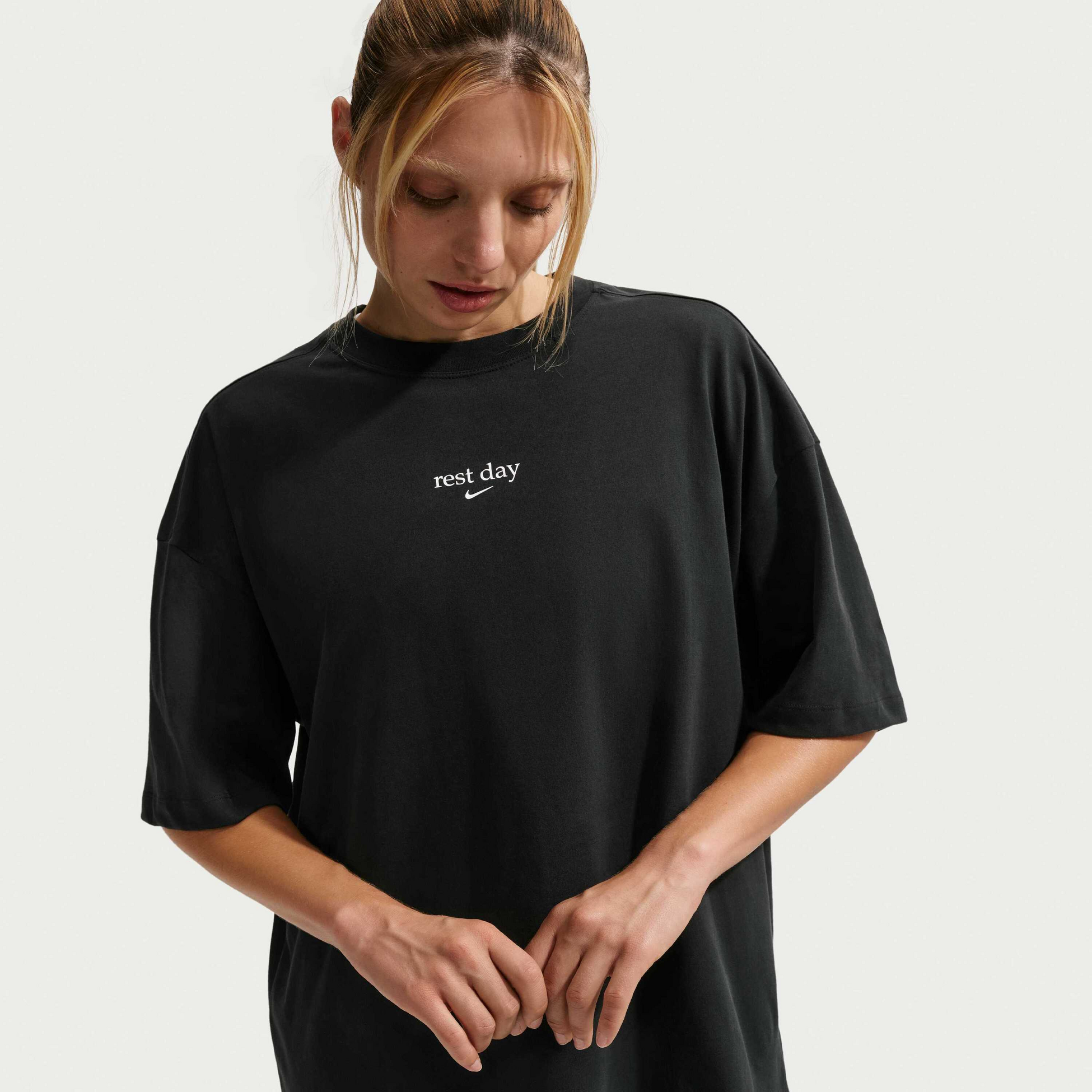NIKE, Women's Oversized Dri-fit Short-sleeve T-shirt Nike