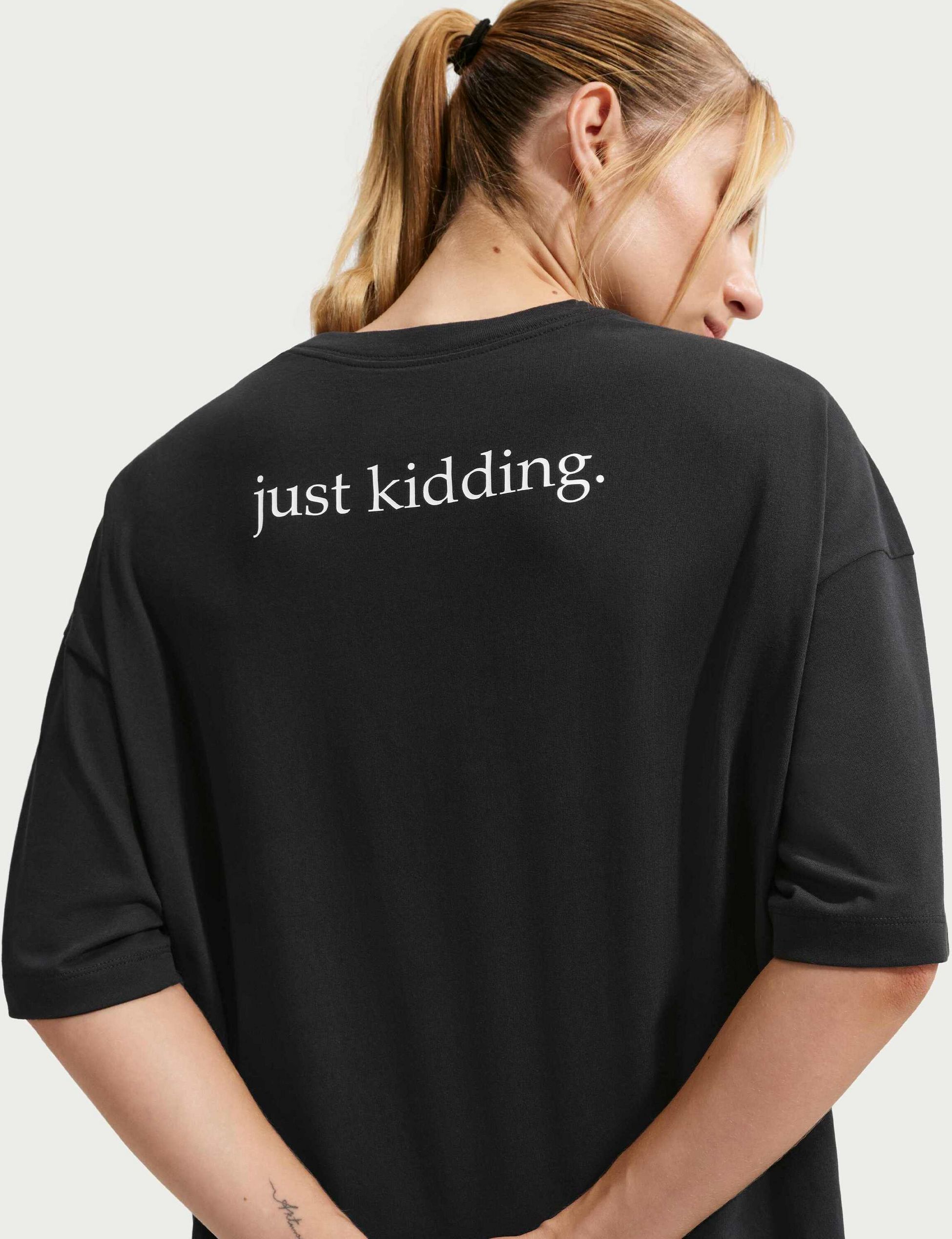 NIKE, Women's Oversized Dri-fit Short-sleeve T-shirt Nike