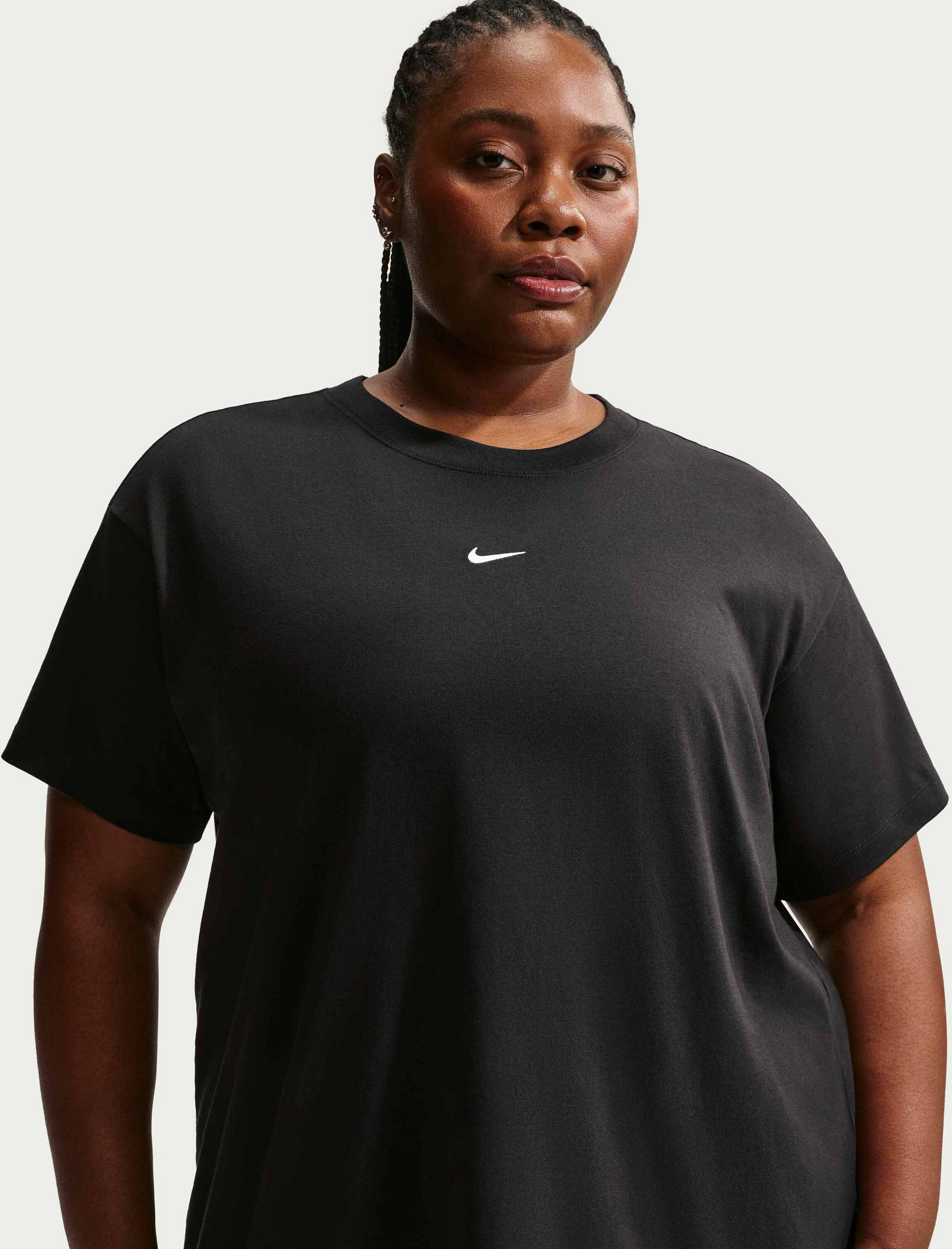 NIKE, Women's Oversized Short-sleeve T-shirt (plus Size) Sportswear Classic