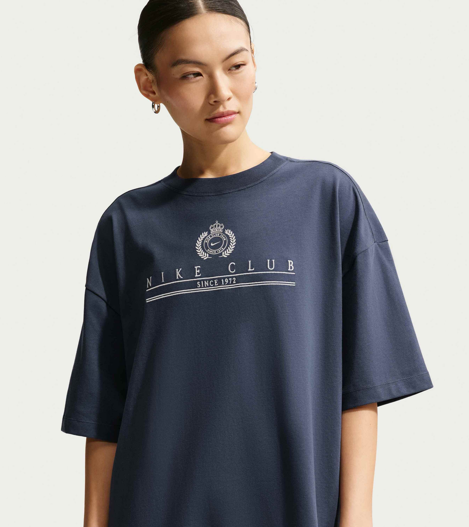 NIKE, Women's Oversized Short-sleeve T-shirt Sportswear Classic