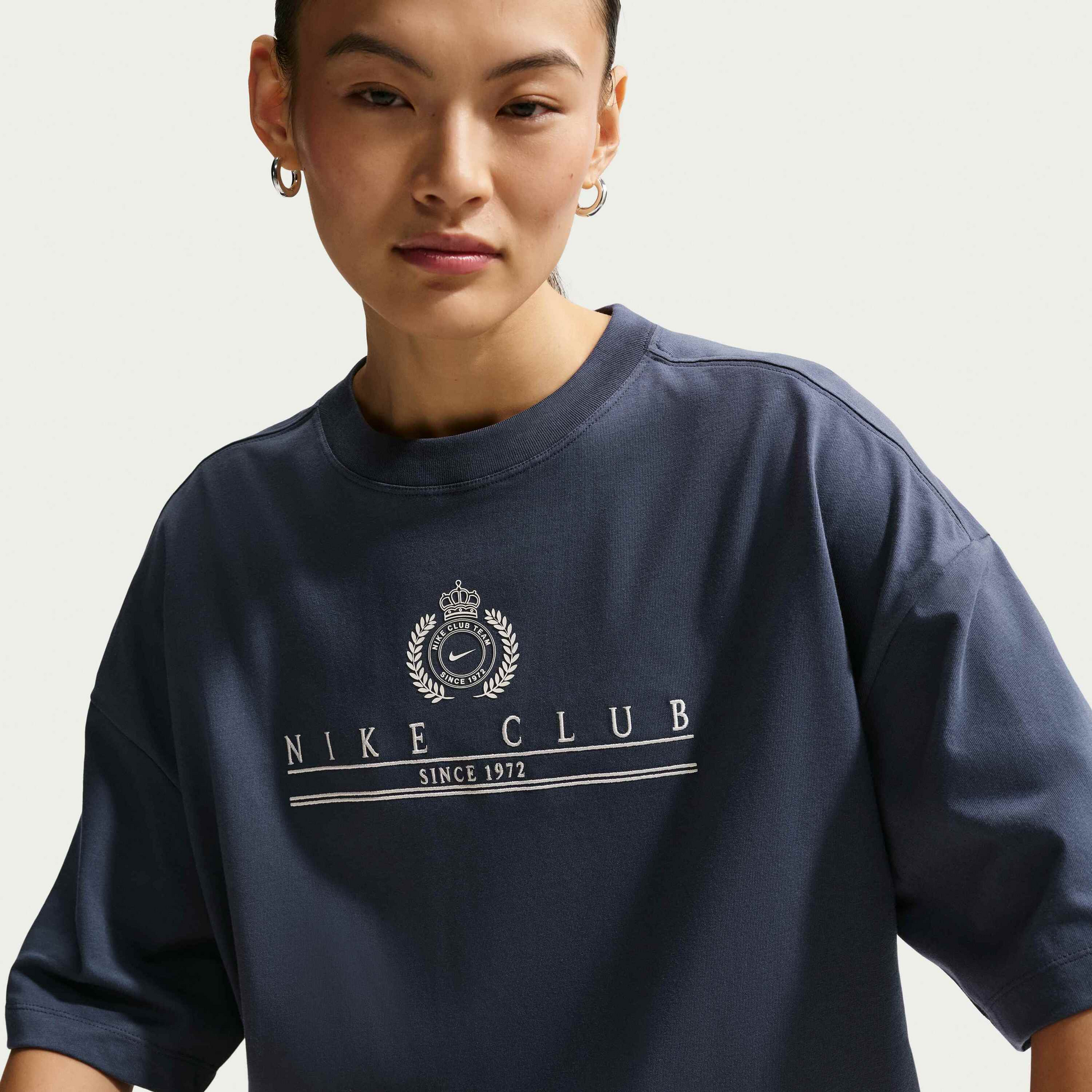 NIKE, Women's Oversized Short-sleeve T-shirt Sportswear Classic