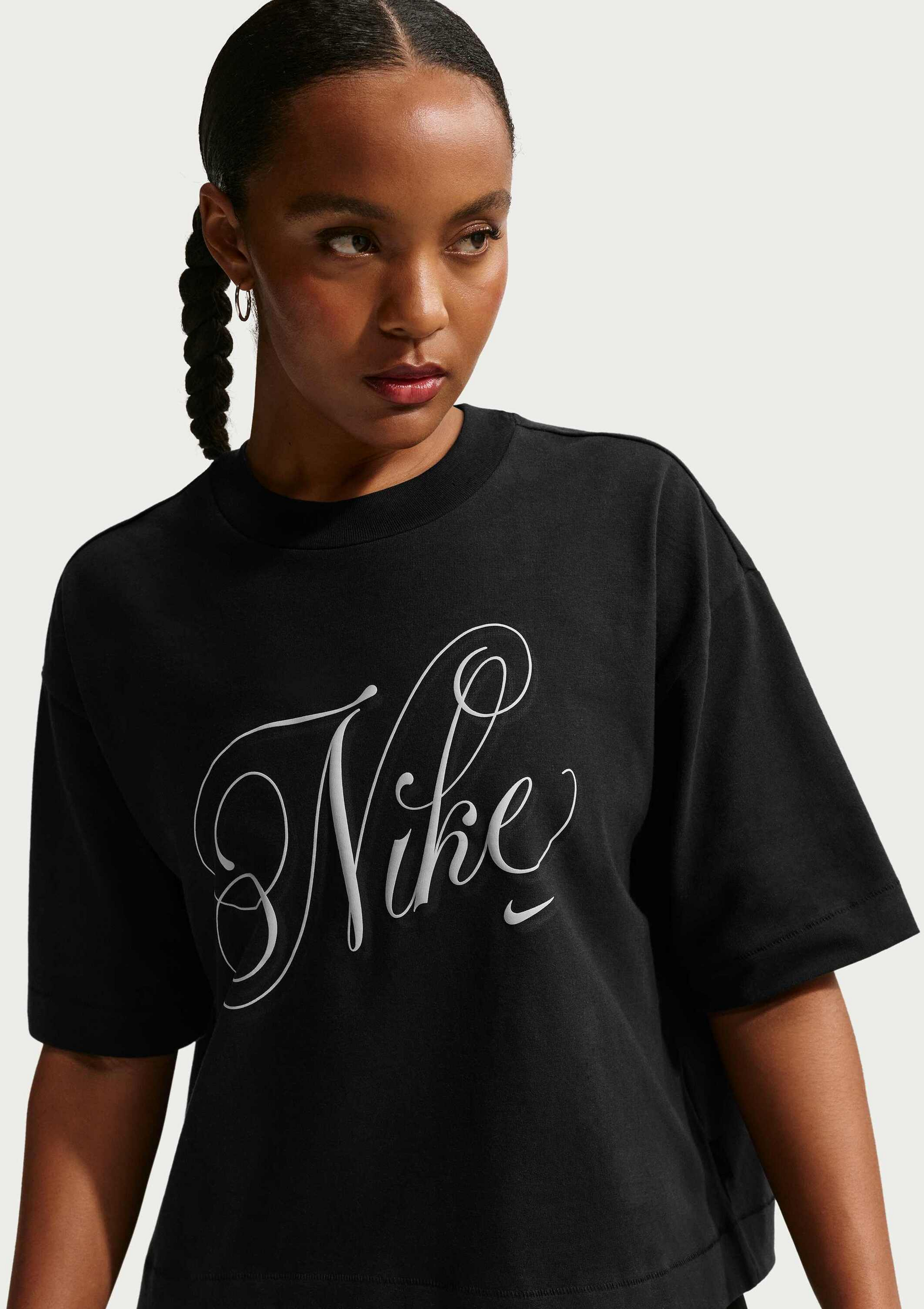 NIKE, Women's Oversized Short-sleeve T-shirt Sportswear