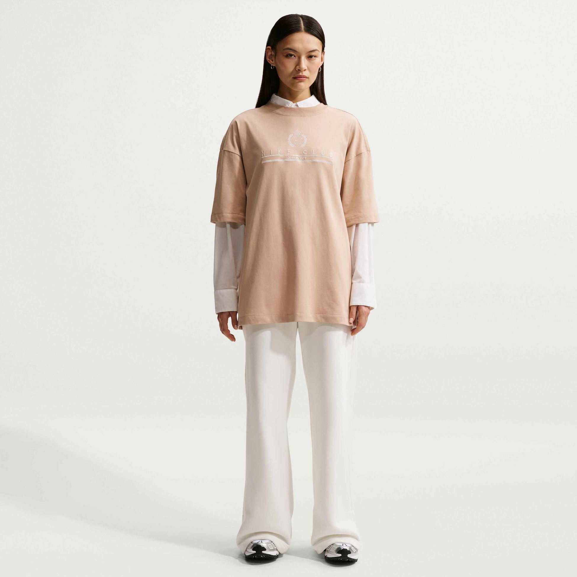 NIKE, Women's Oversized Short-sleeve T-shirt Sportswear