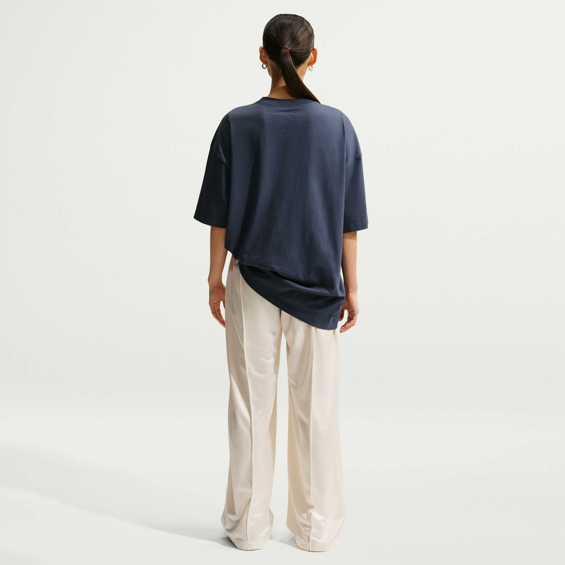 NIKE, Women's Oversized Short-sleeve T-shirt Sportswear