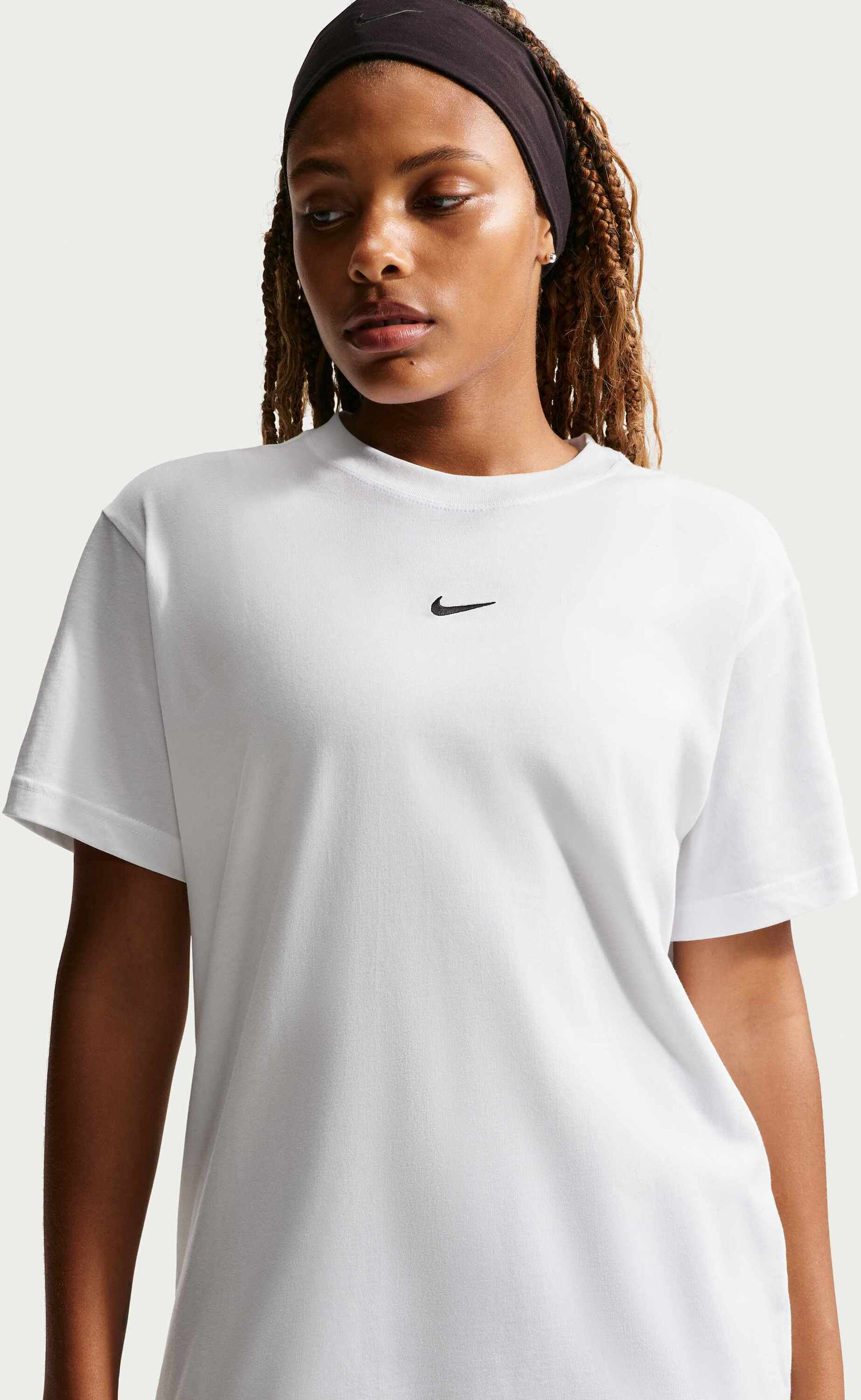 NIKE, Women's Oversized Short-sleeve T-shirt Sportswear